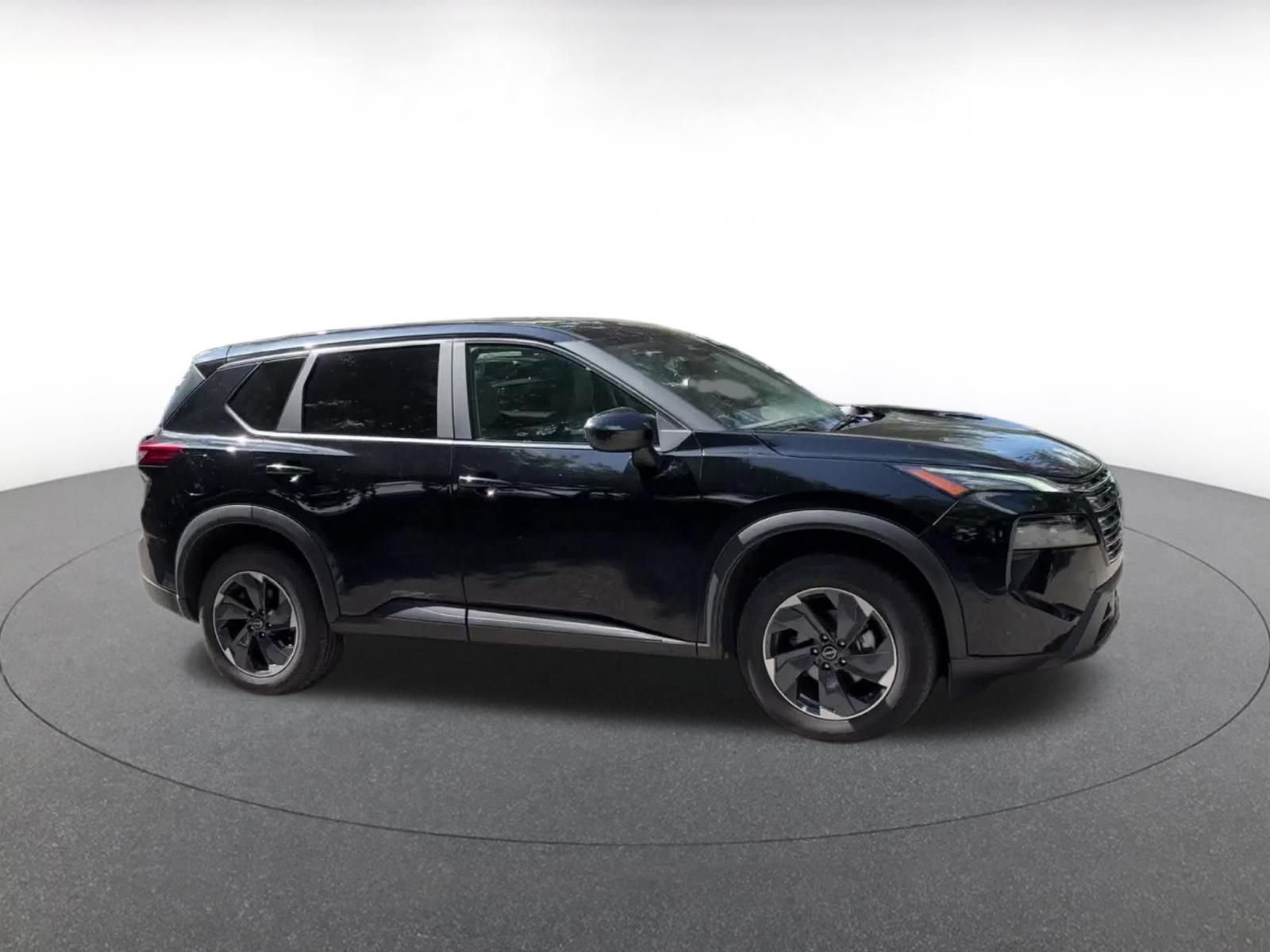 Thumbnail: 2025 Nissan Rogue - 2