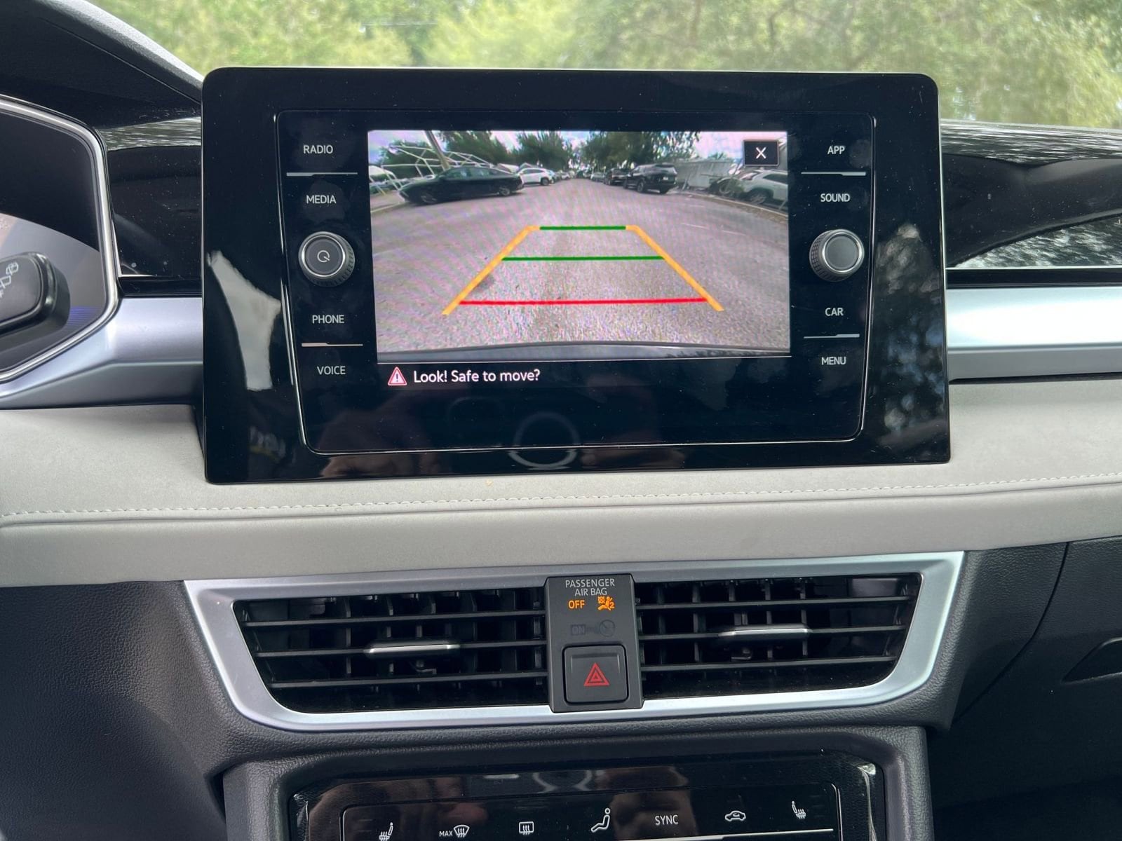 Thumbnail: 2025 Volkswagen Taos - 17