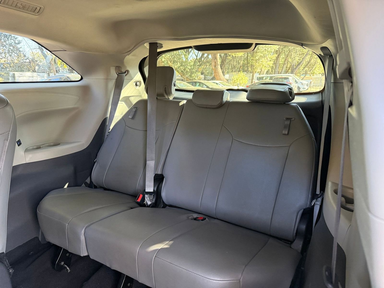 Thumbnail: 2023 Toyota Sienna - 30