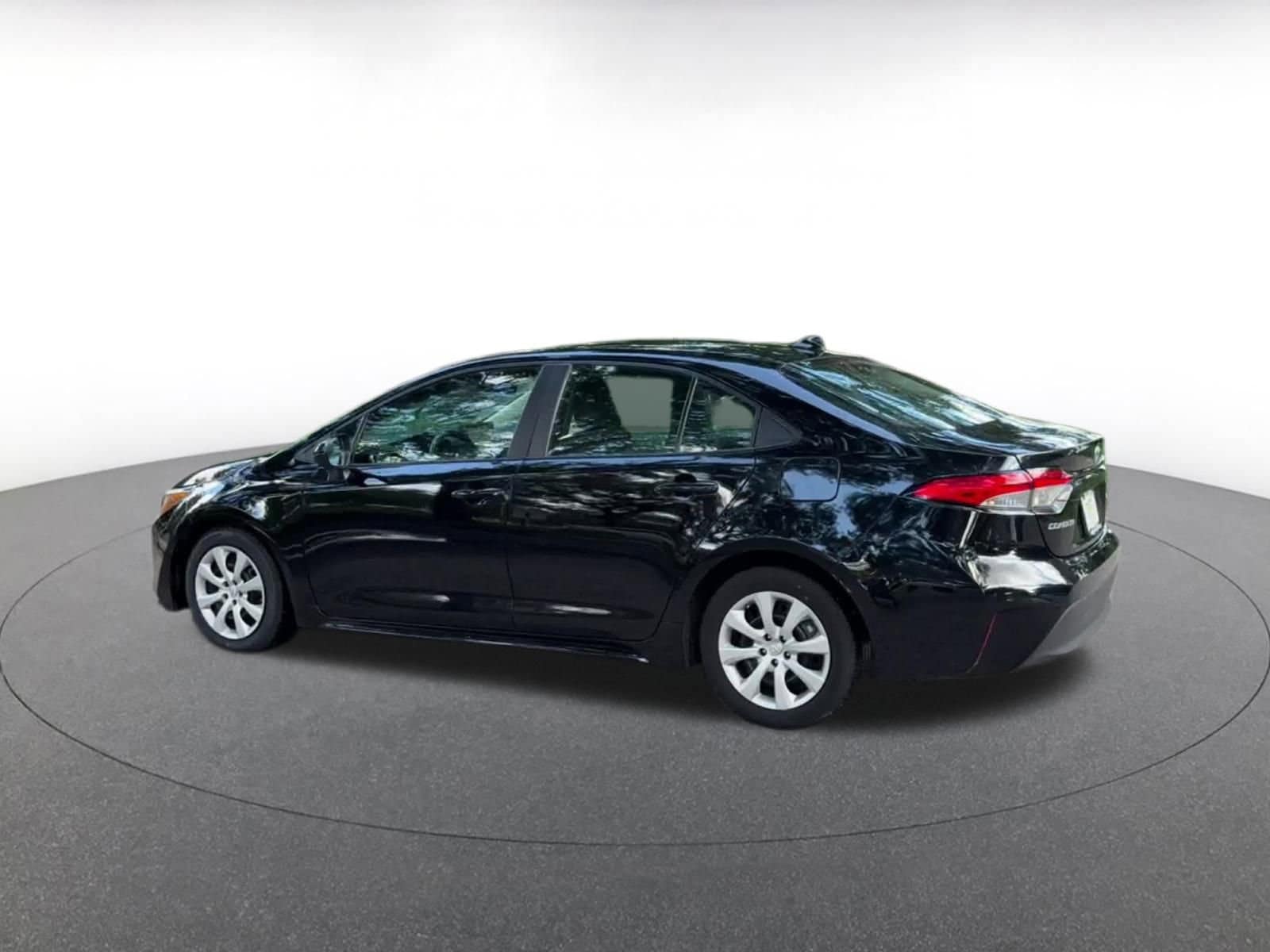 Thumbnail: 2023 Toyota Corolla - 10