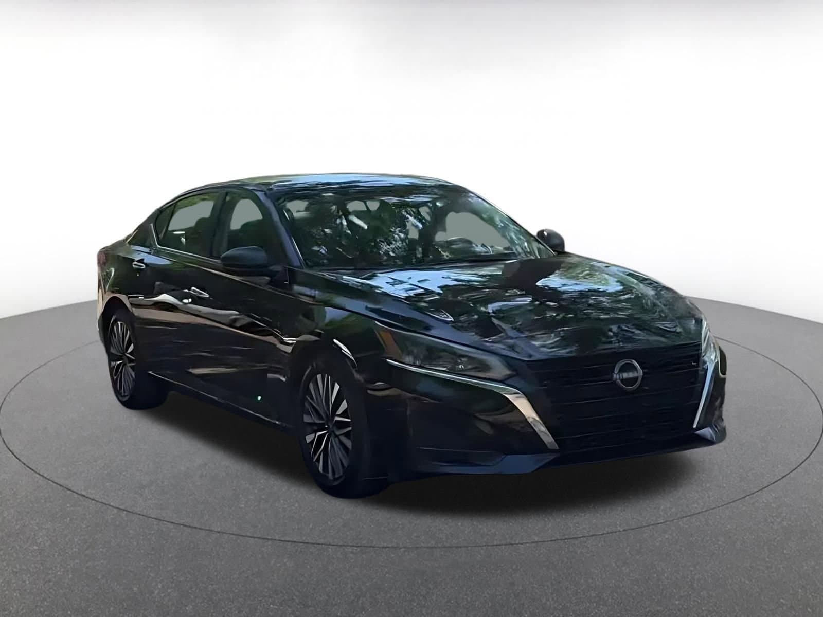 Thumbnail: 2025 Nissan Altima - 3
