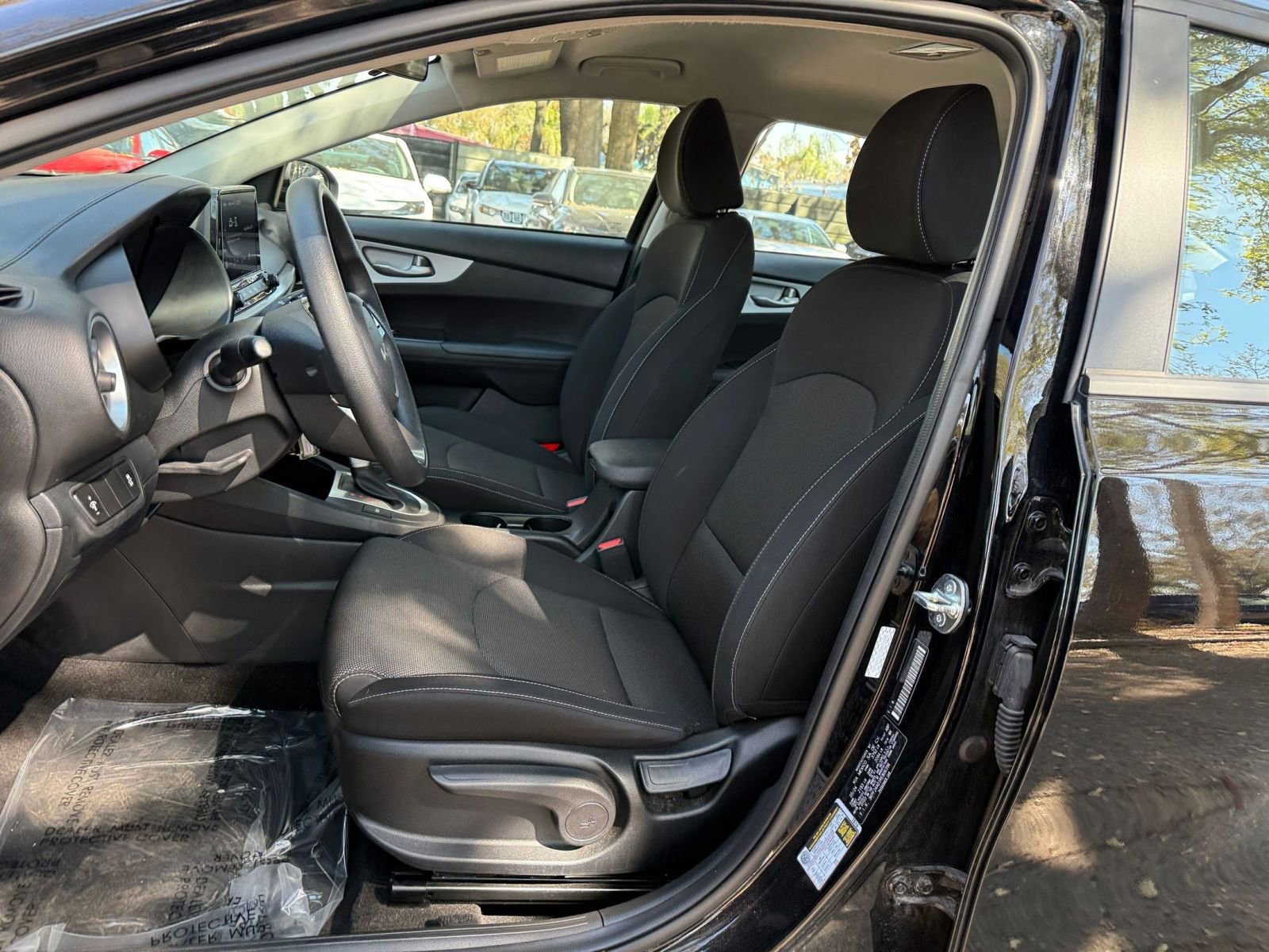 Thumbnail: 2024 Kia Forte - 31