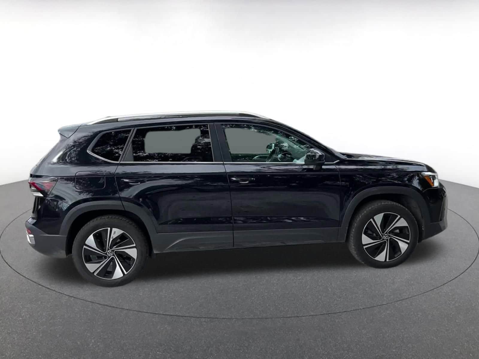 Thumbnail: 2025 Volkswagen Taos - 16