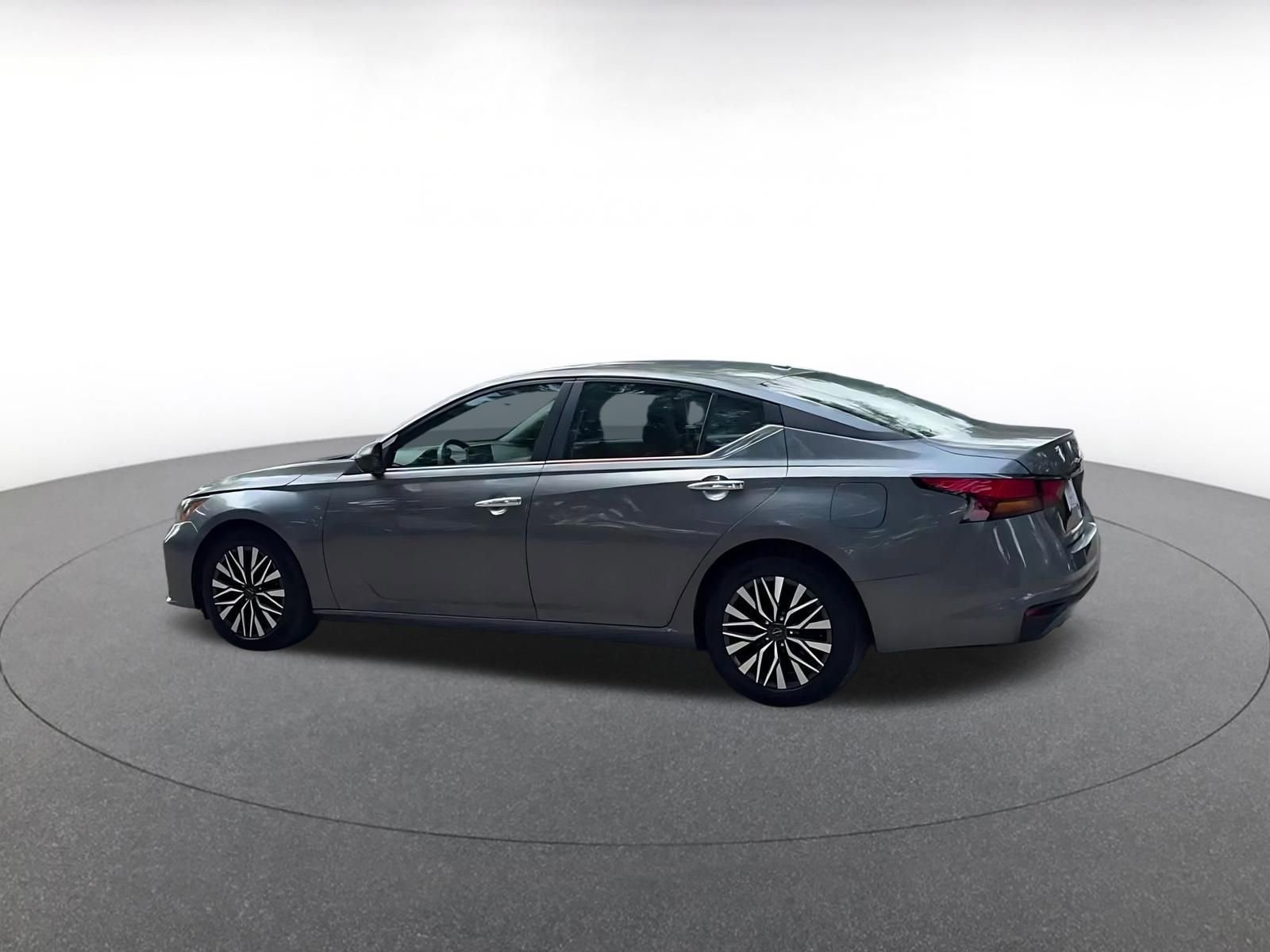 Thumbnail: 2025 Nissan Altima - 10