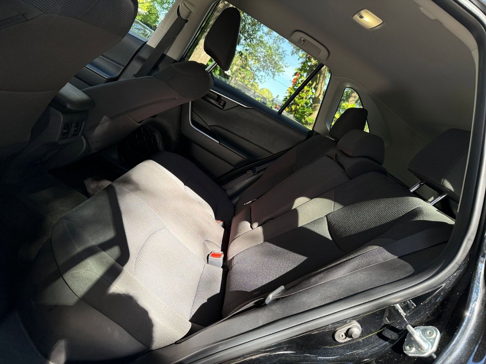 Thumbnail: 2025 Toyota RAV4 - 31