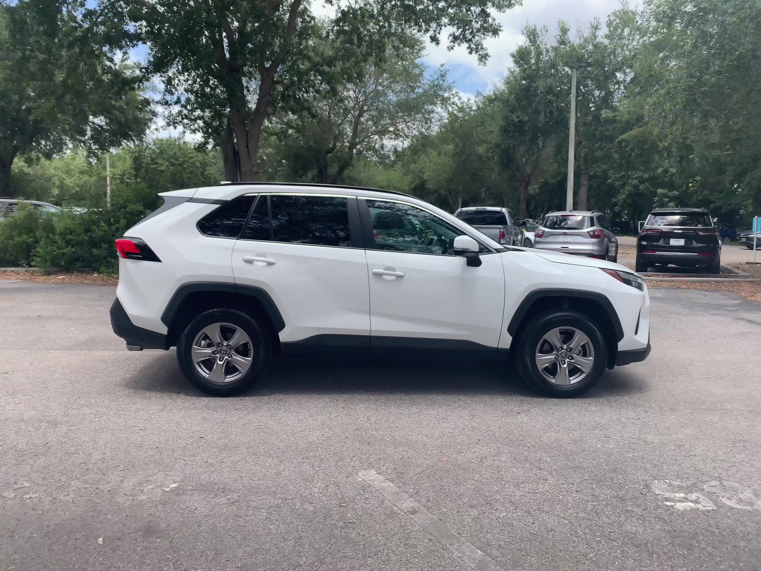 2023 Toyota RAV4 XLE 16