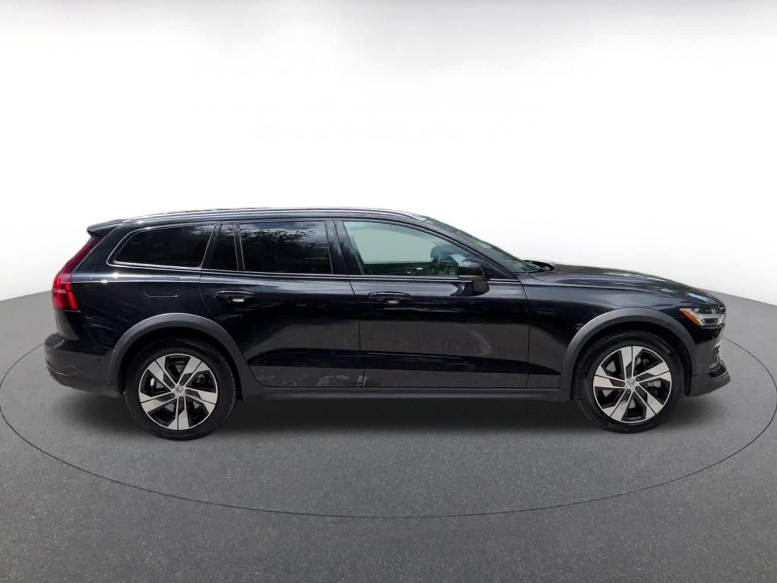 Thumbnail: 2025 Volvo S60 - 15