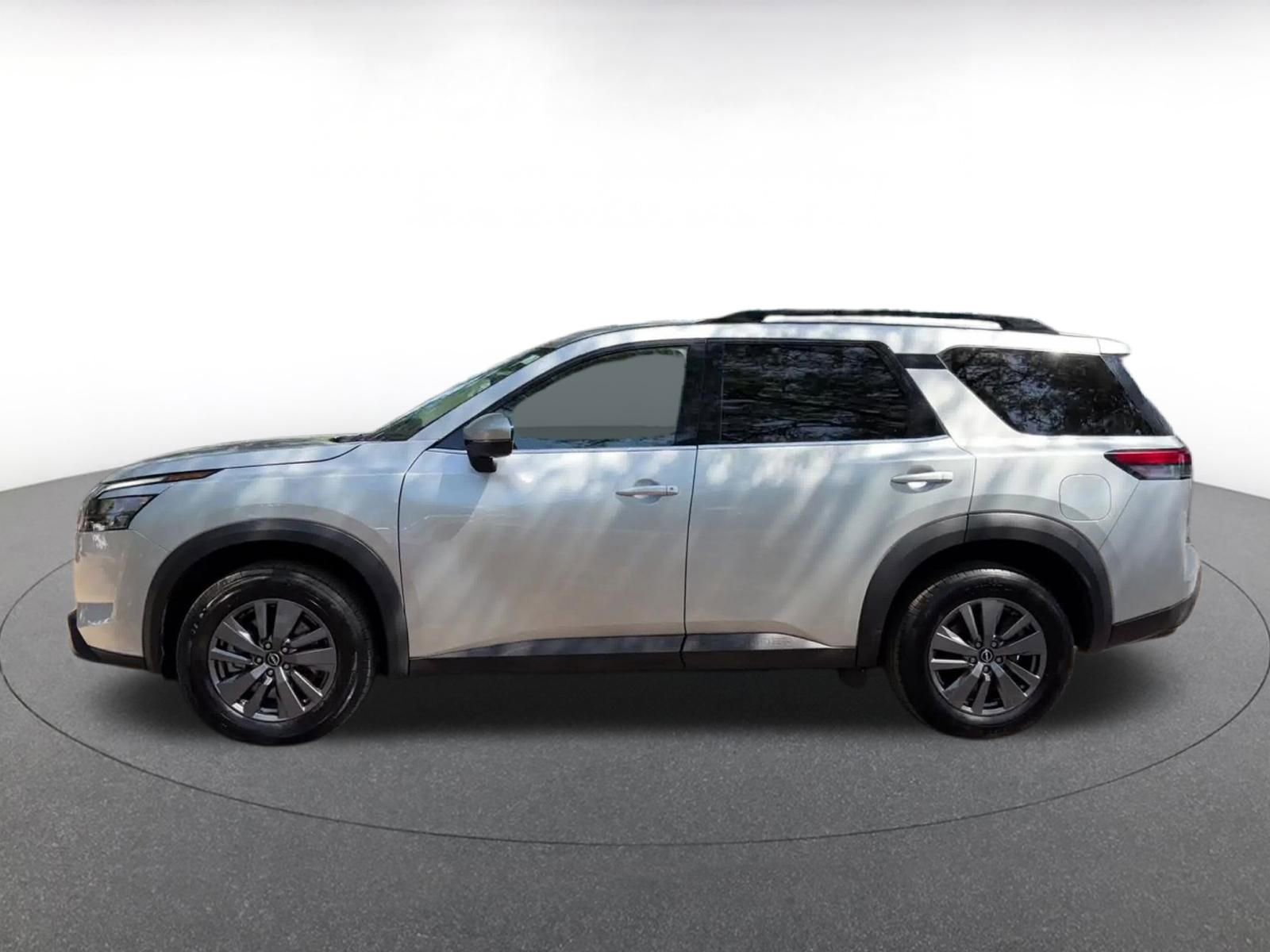 Thumbnail: 2024 Nissan Pathfinder - 9