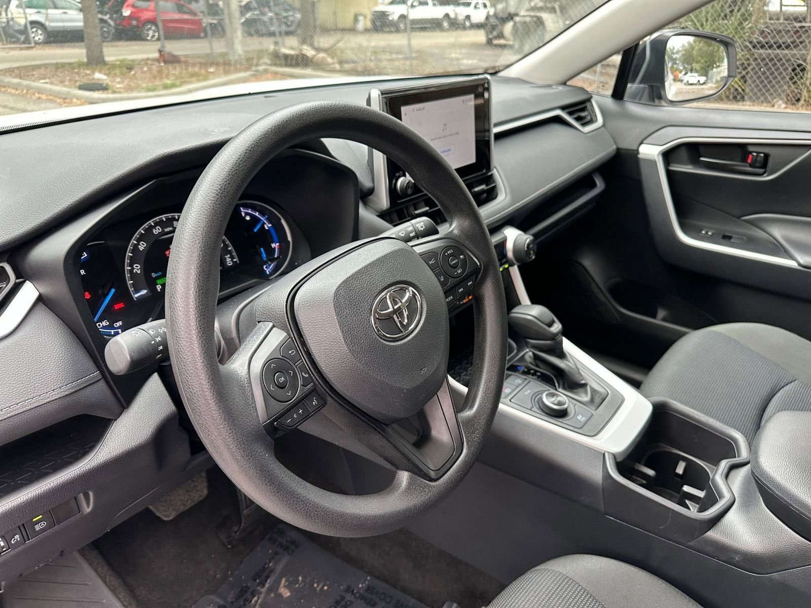 Thumbnail: 2025 Toyota RAV4 - 28