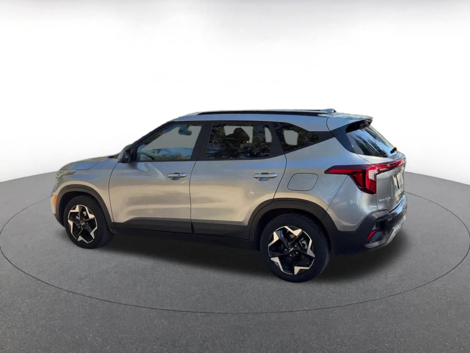 Thumbnail: 2025 Kia Seltos - 10