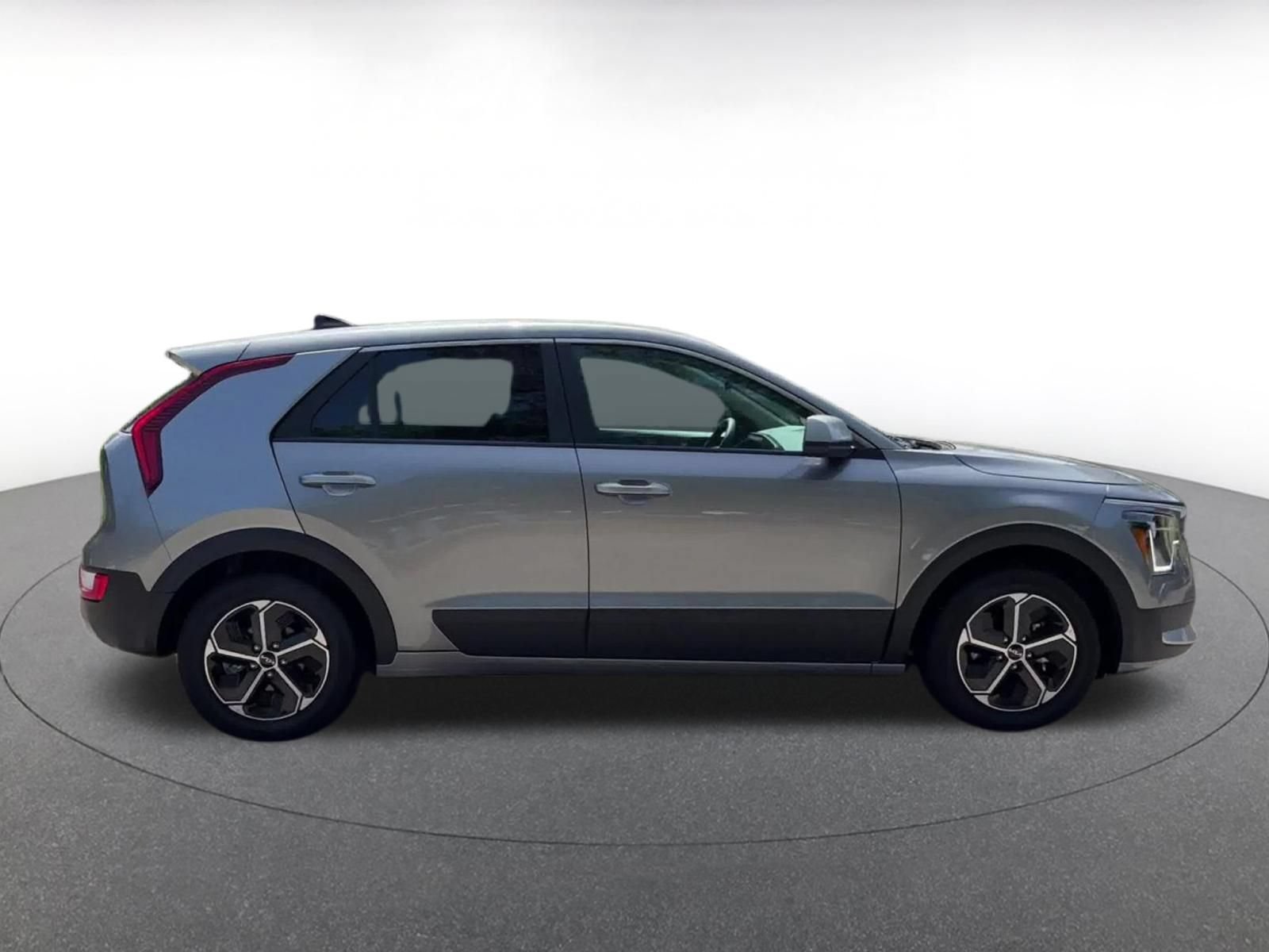 Thumbnail: 2026 Kia Niro - 16