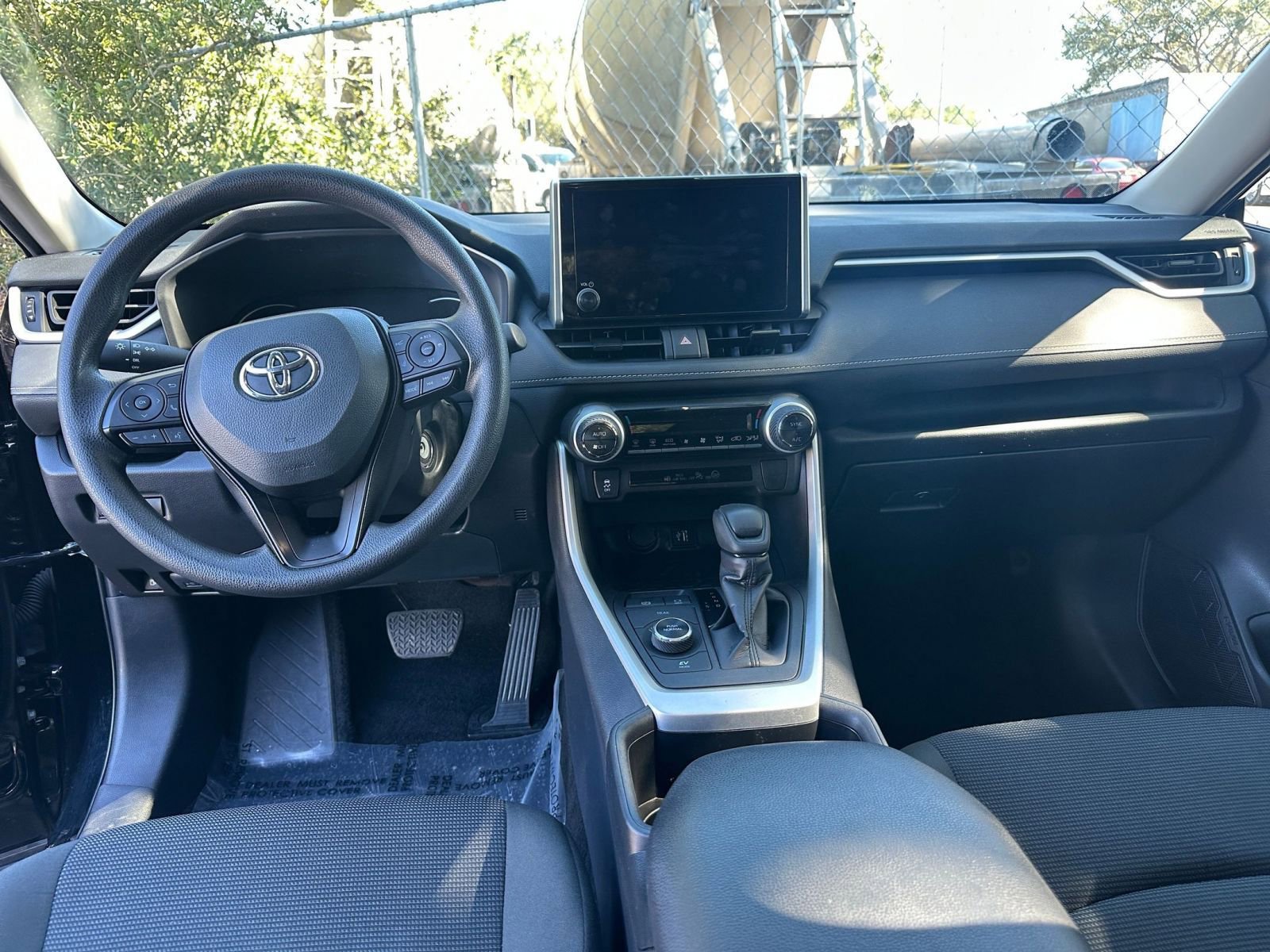 Thumbnail: 2025 Toyota RAV4 - 32