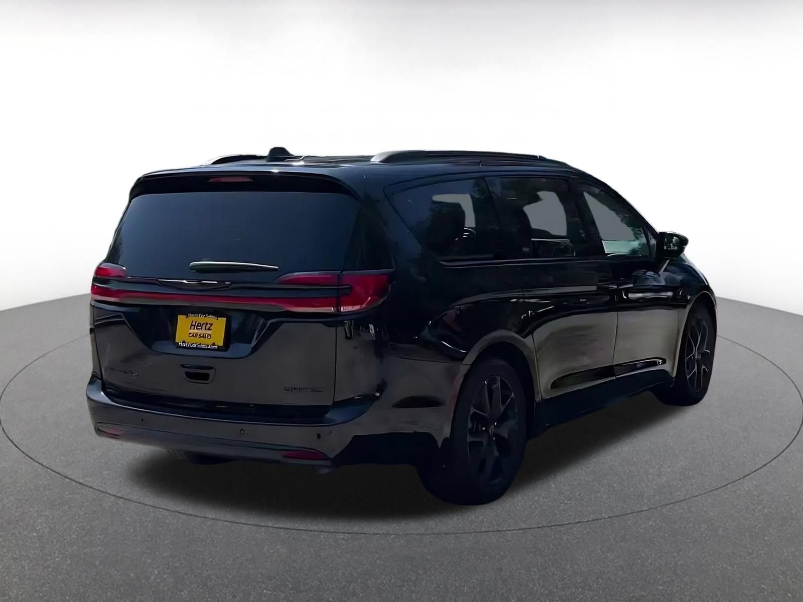 Thumbnail: 2025 Chrysler Pacifica - 13