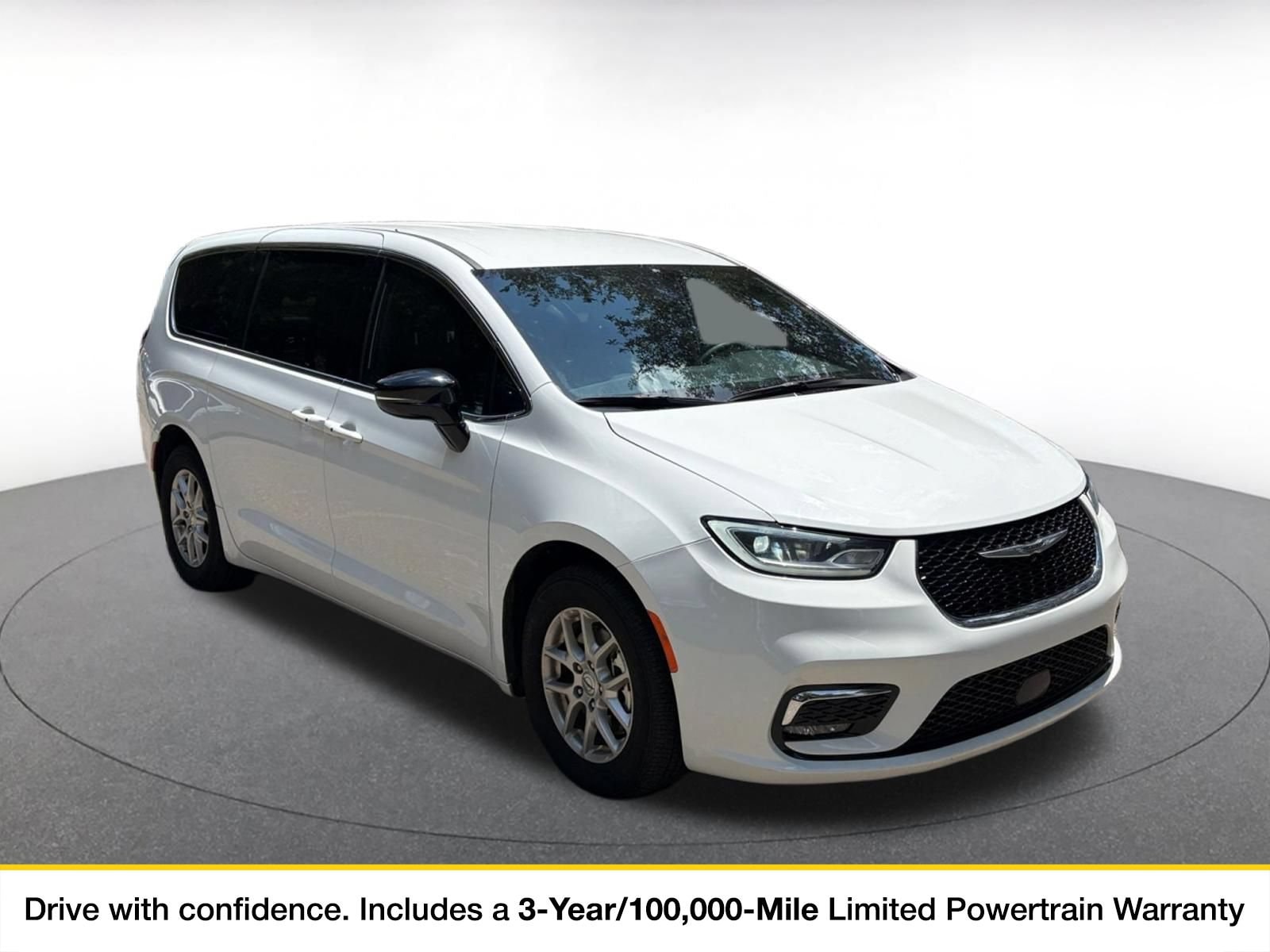 Thumbnail: 2025 Chrysler Pacifica - 1