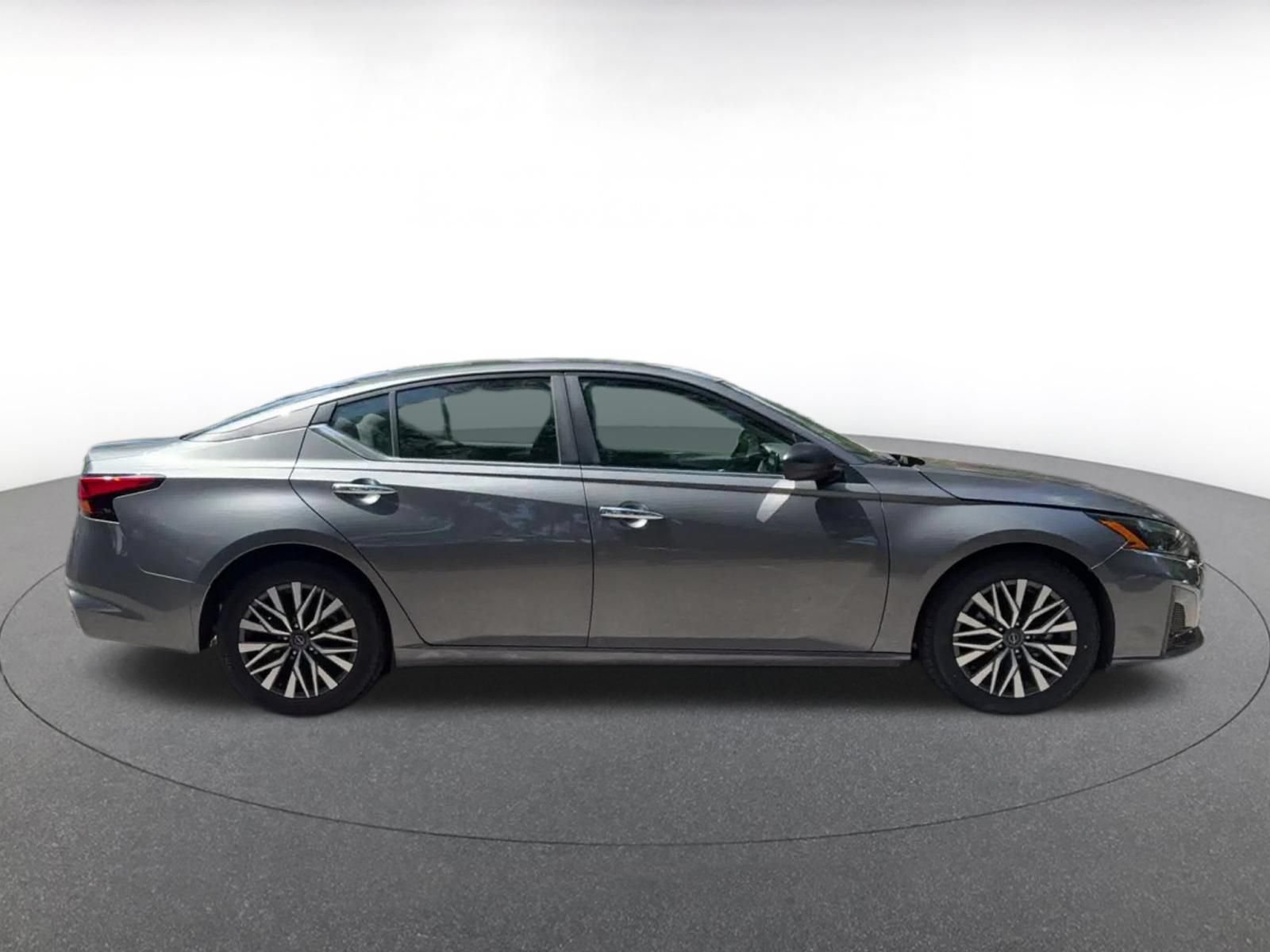 Thumbnail: 2025 Nissan Altima - 16