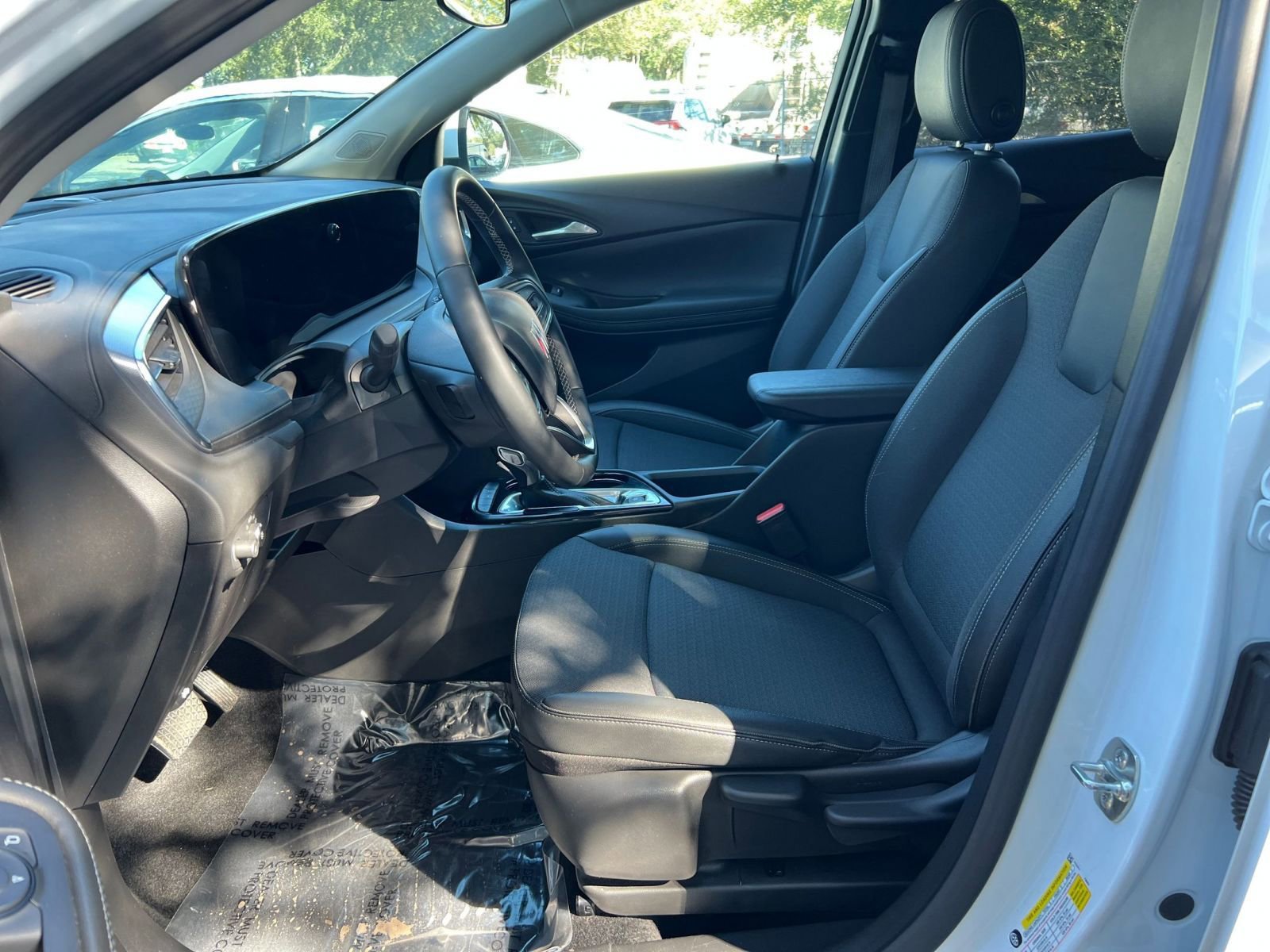 Thumbnail: 2025 Buick Encore GX - 21