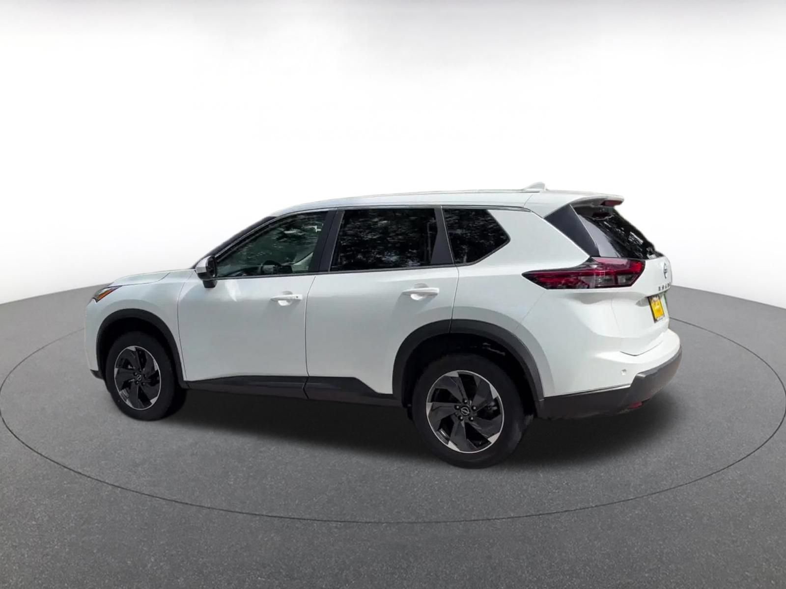 Thumbnail: 2025 Nissan Rogue - 10