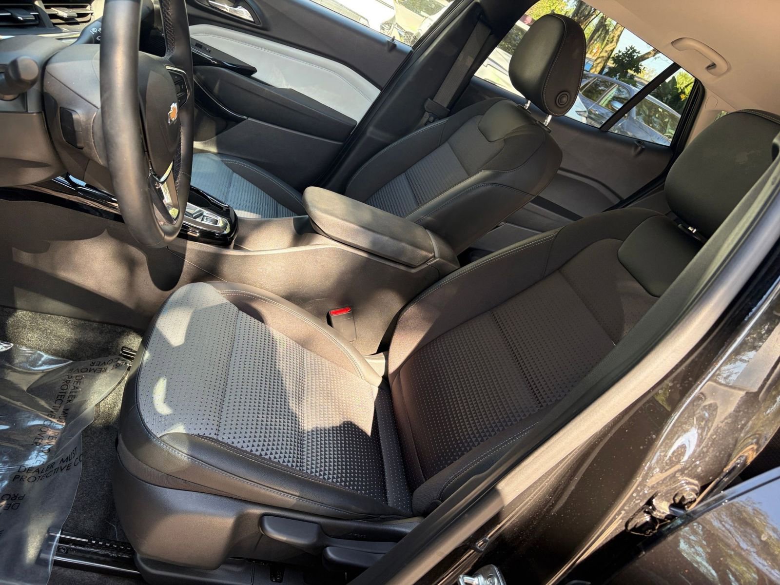 Thumbnail: 2025 Chevrolet Trax - 30