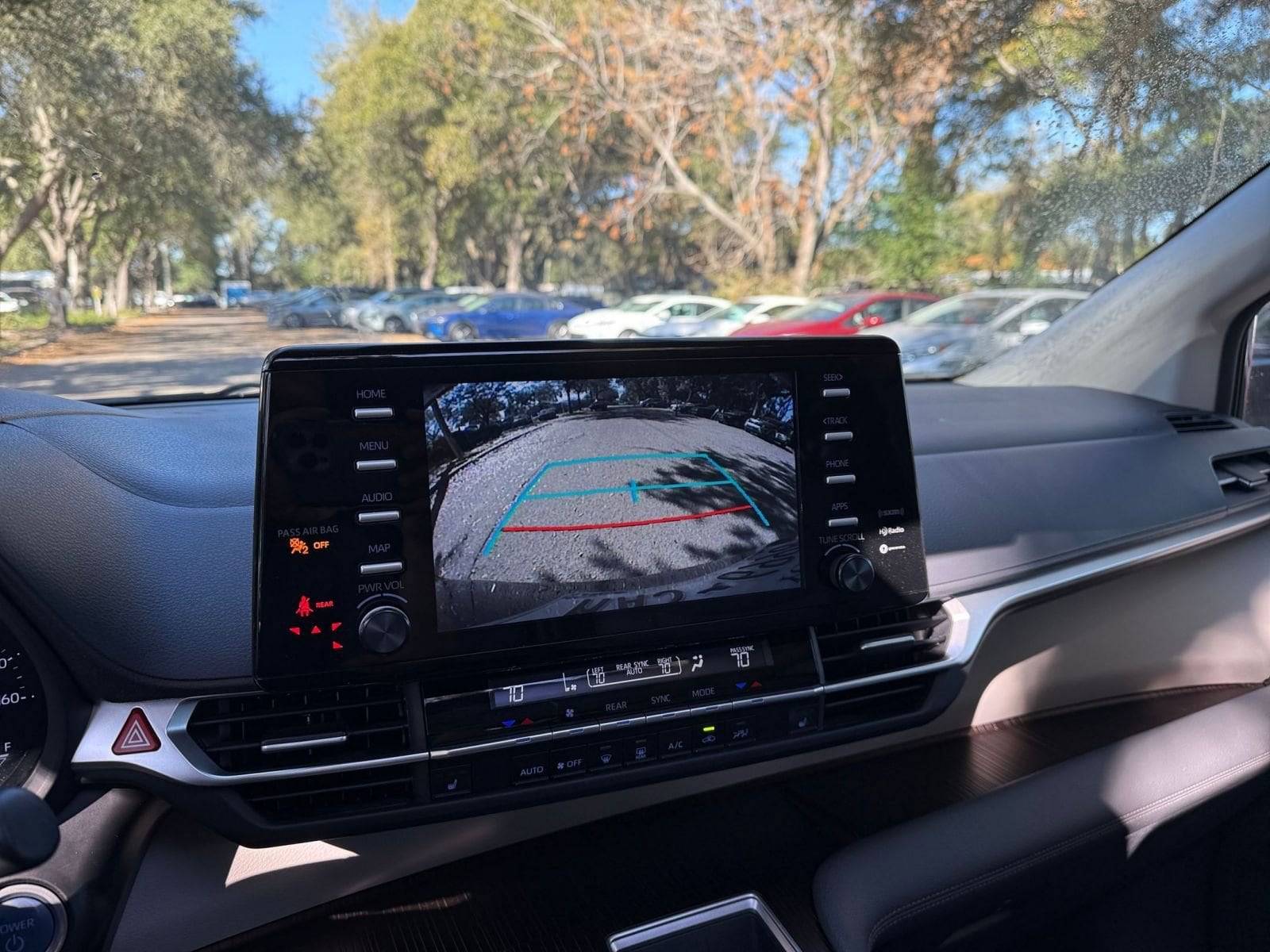 Thumbnail: 2023 Toyota Sienna - 17