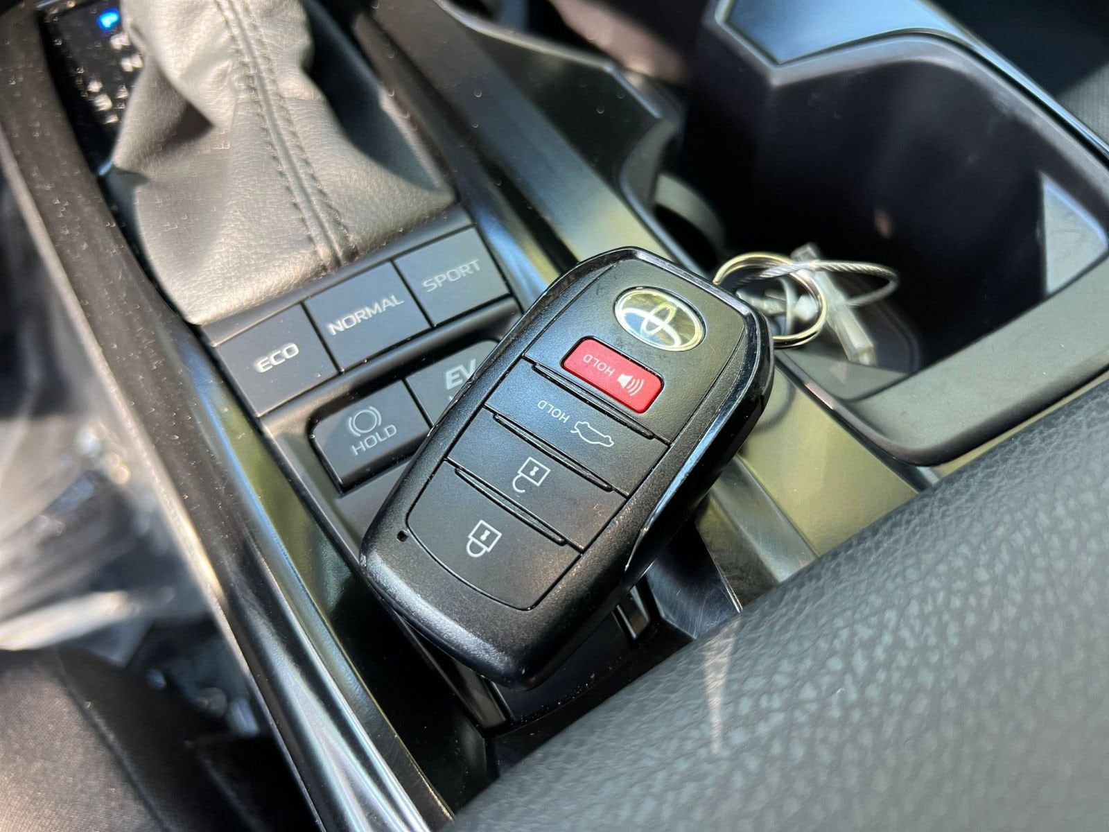 Thumbnail: 2025 Toyota Camry - 18