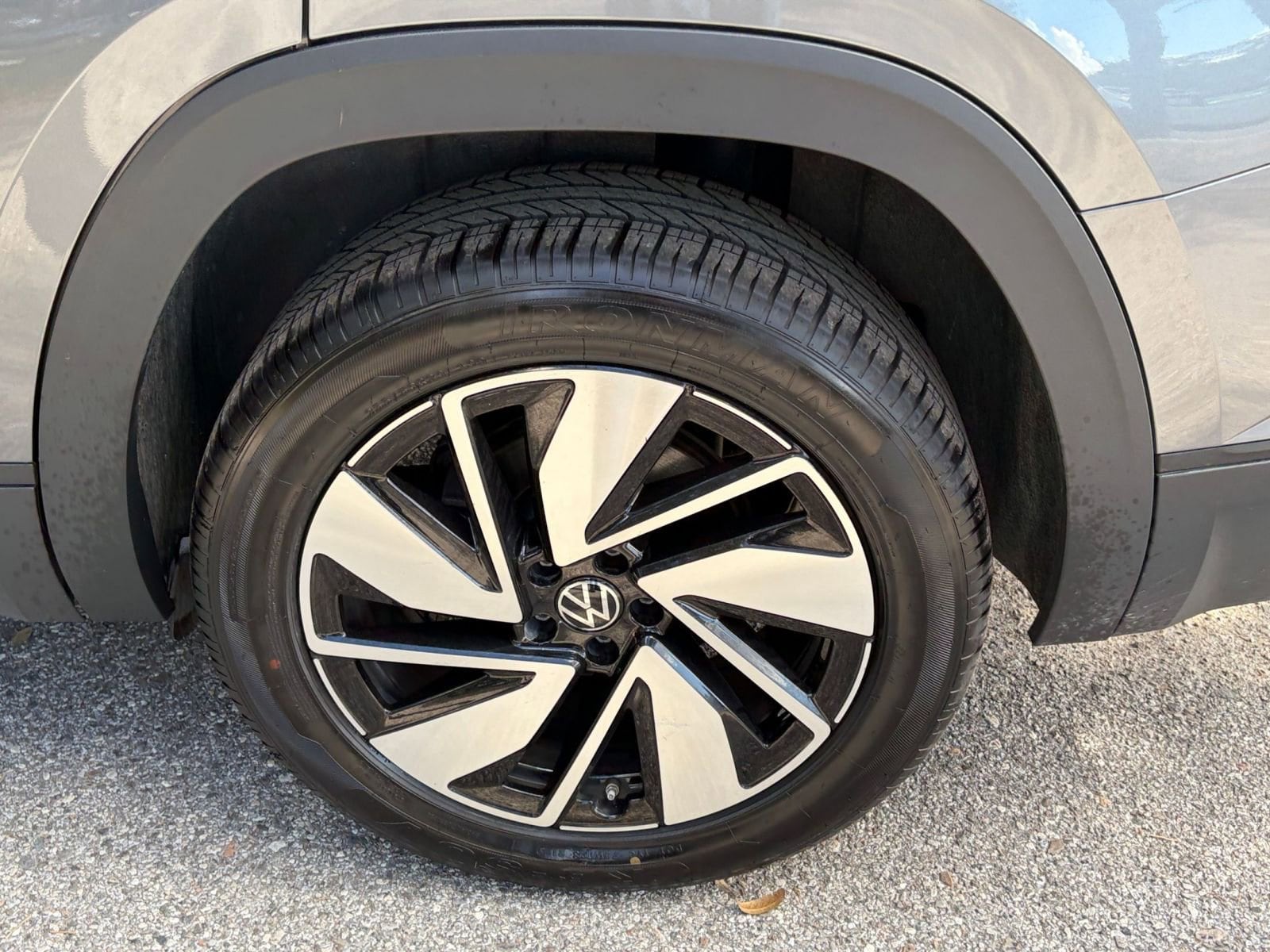 Thumbnail: 2025 Volkswagen Atlas - 29