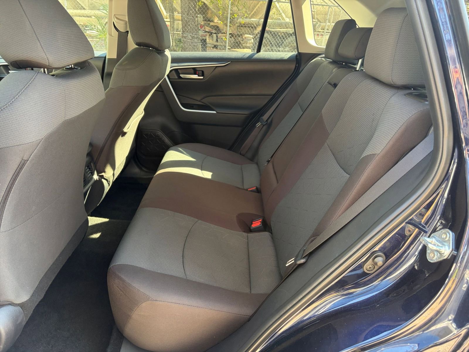 Thumbnail: 2025 Toyota RAV4 - 33