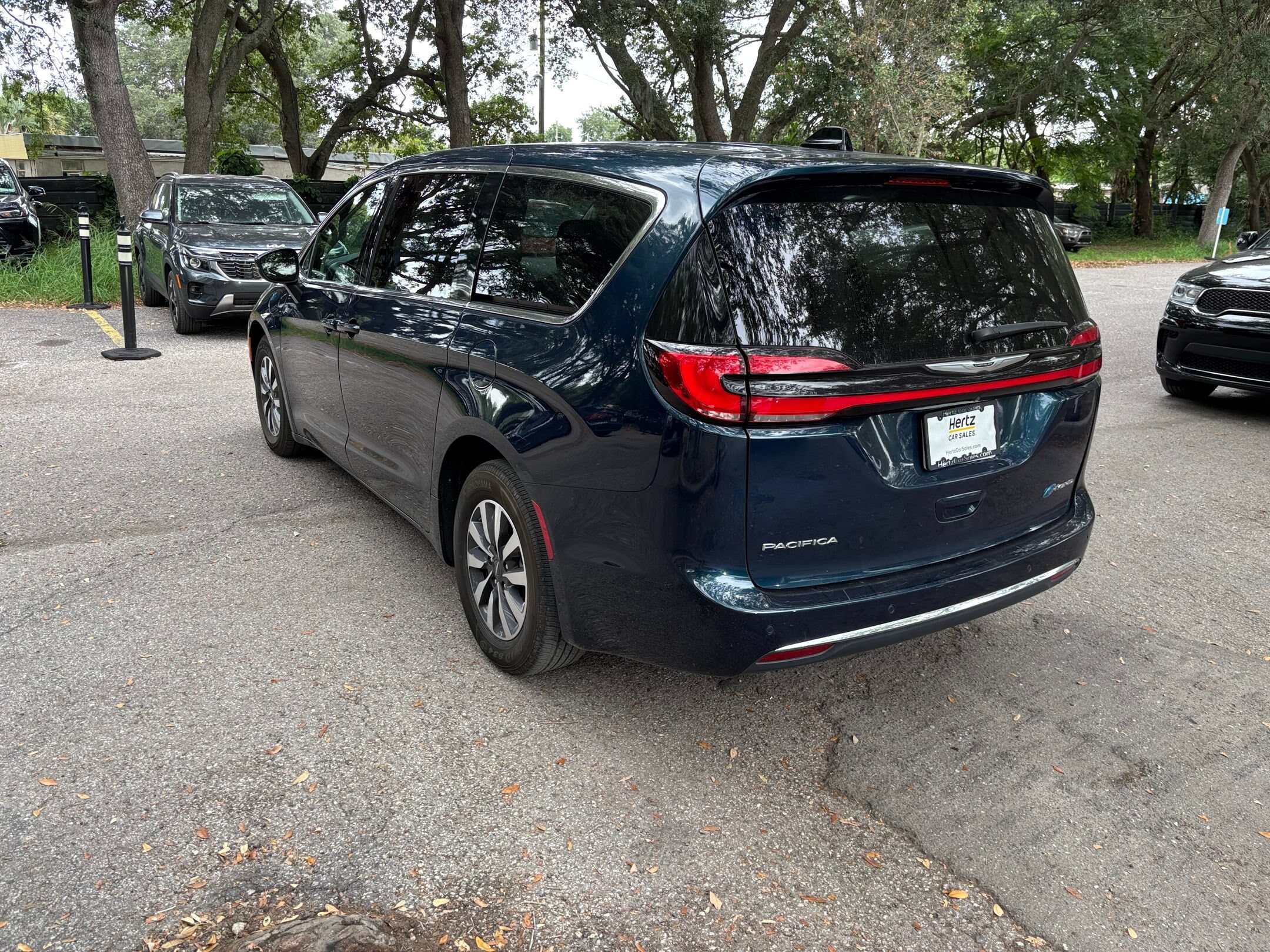 Thumbnail: 2023 Chrysler Pacifica - 17