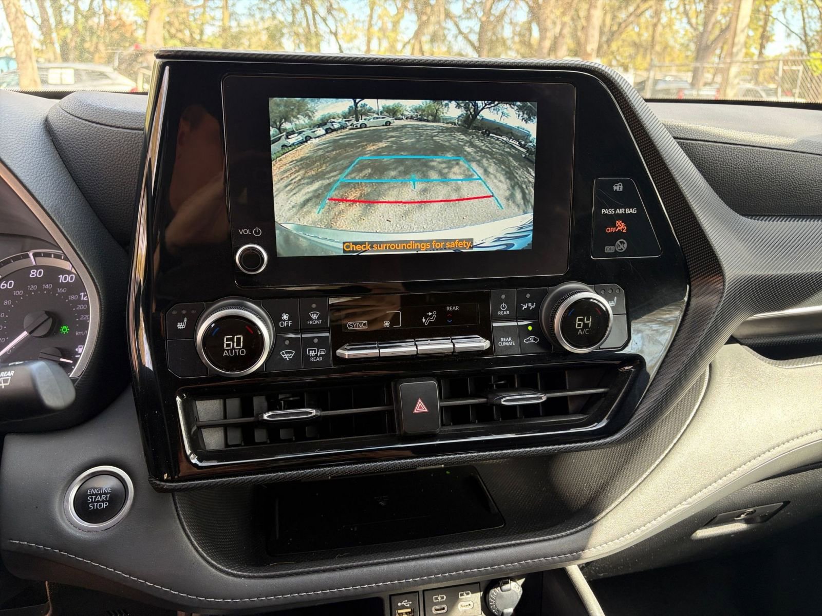 Thumbnail: 2024 Toyota Highlander - 23