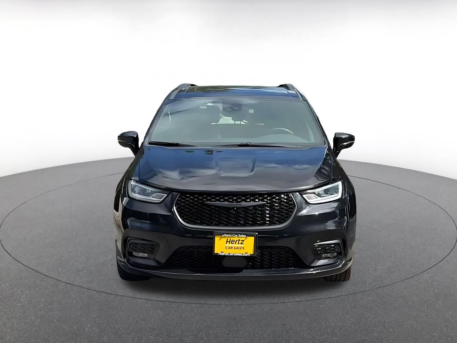 Thumbnail: 2025 Chrysler Pacifica - 4