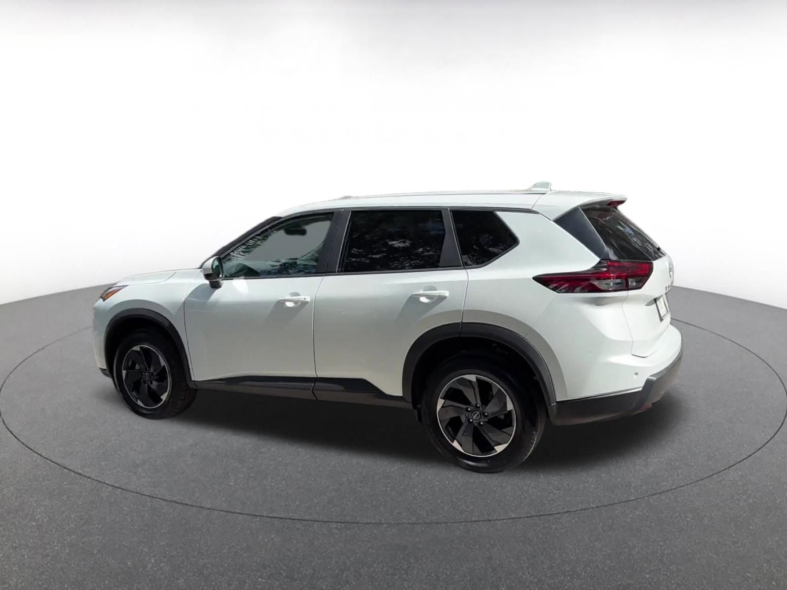 Thumbnail: 2025 Nissan Rogue - 10