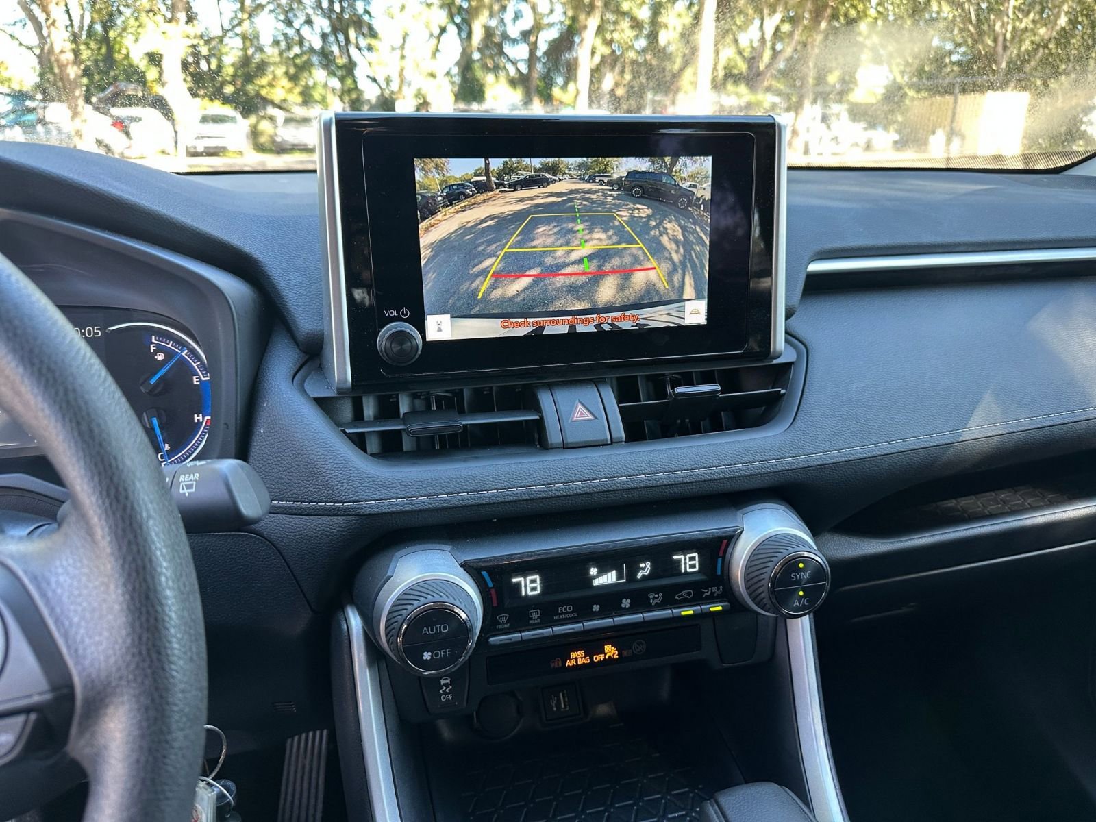 Thumbnail: 2025 Toyota RAV4 - 17