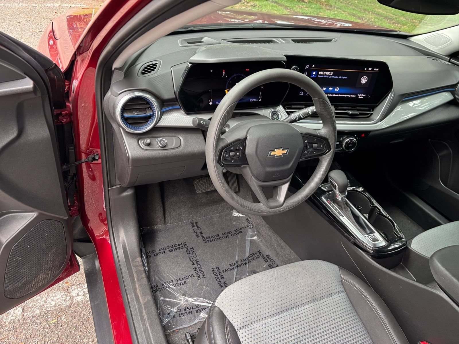 Thumbnail: 2025 Chevrolet Trax - 28