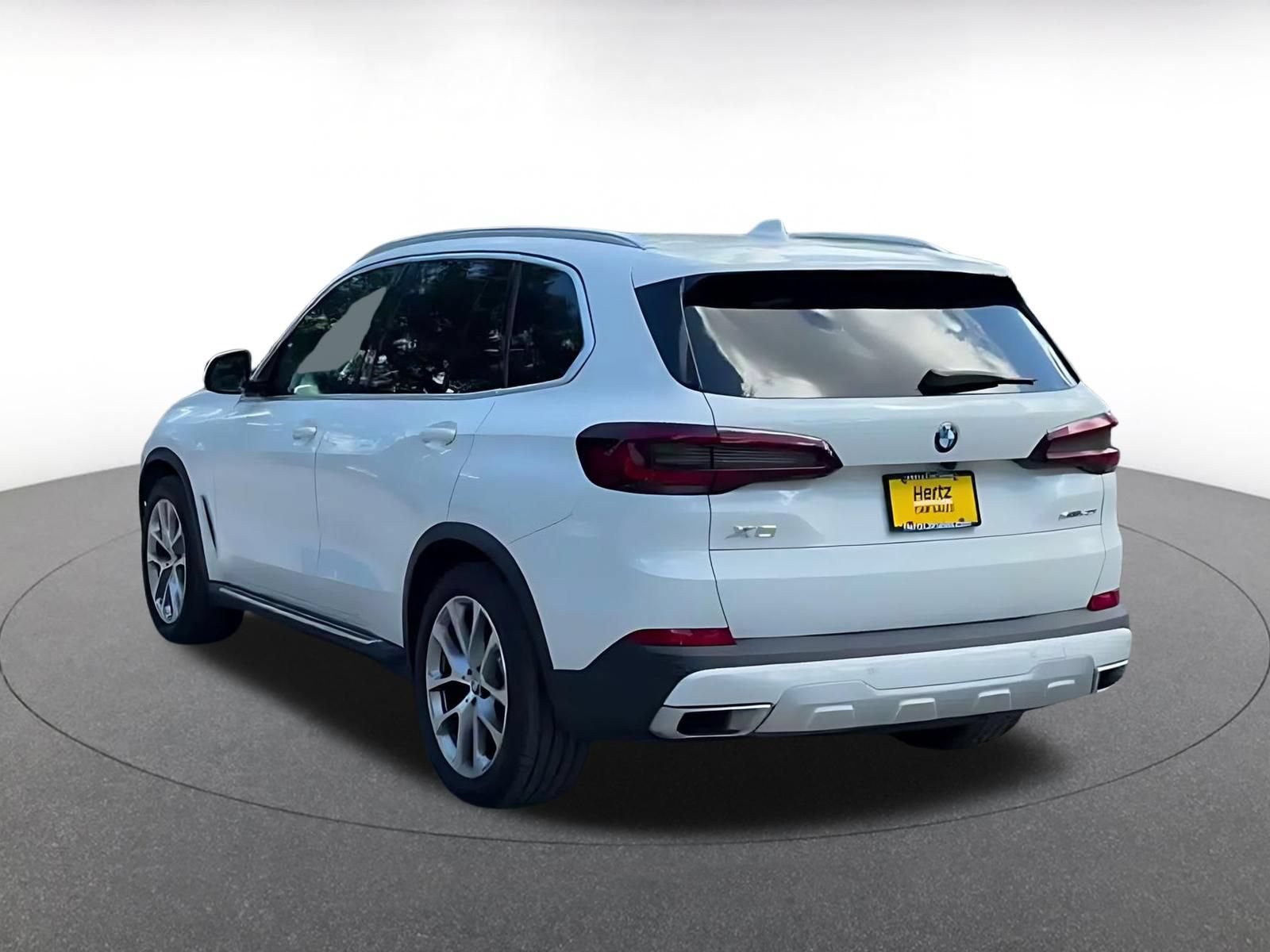 Thumbnail: 2023 BMW X5 - 10
