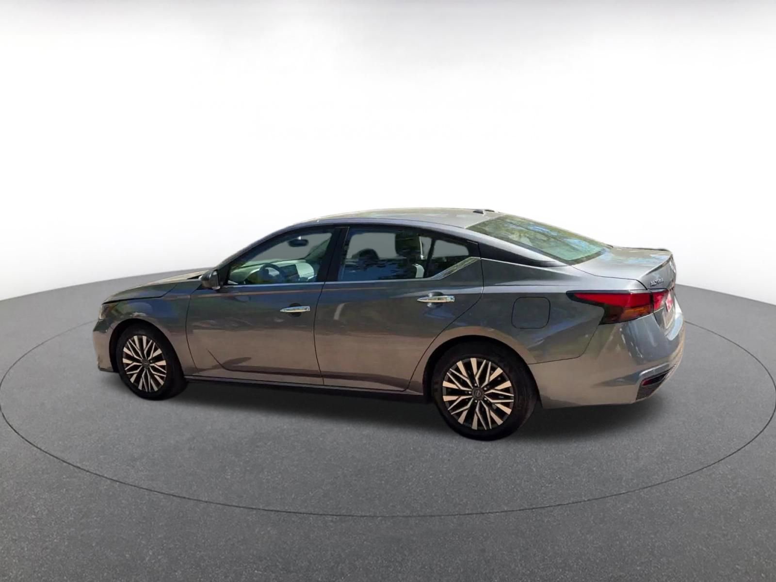 Thumbnail: 2025 Nissan Altima - 10