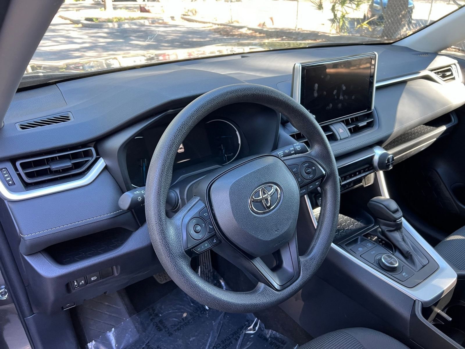 Thumbnail: 2025 Toyota RAV4 - 29