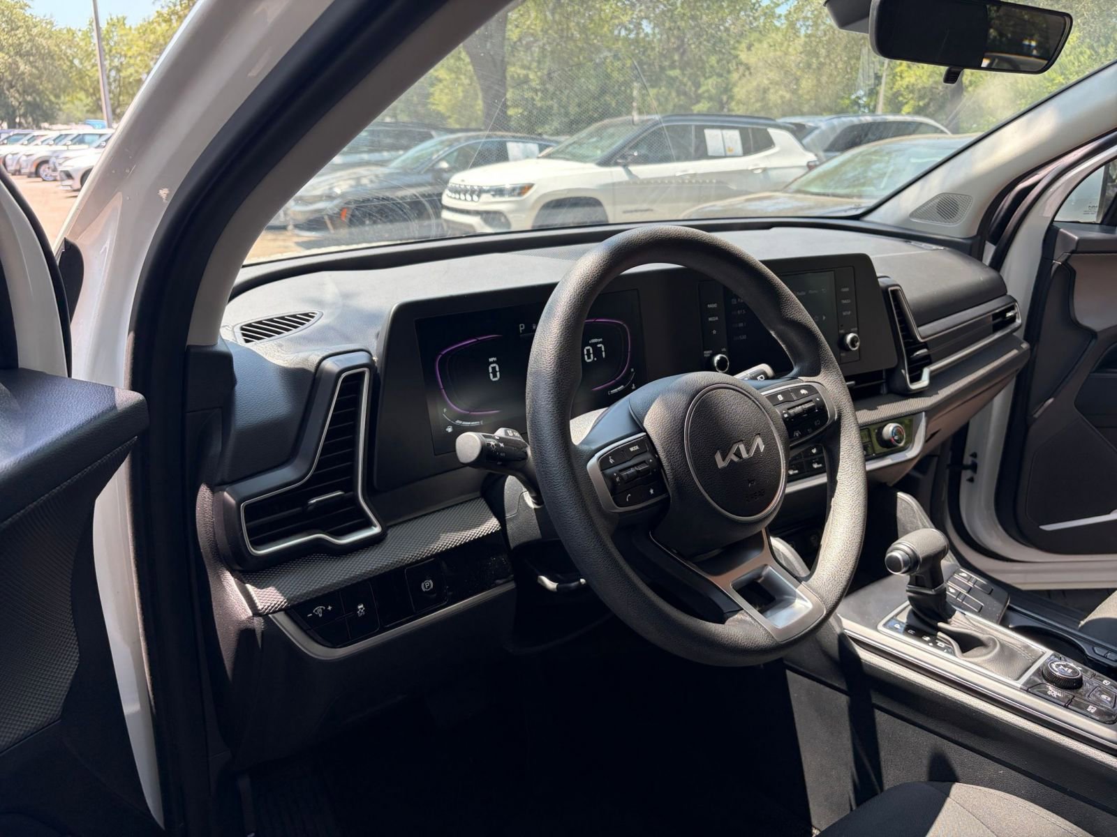 Thumbnail: 2025 Kia Sportage - 32