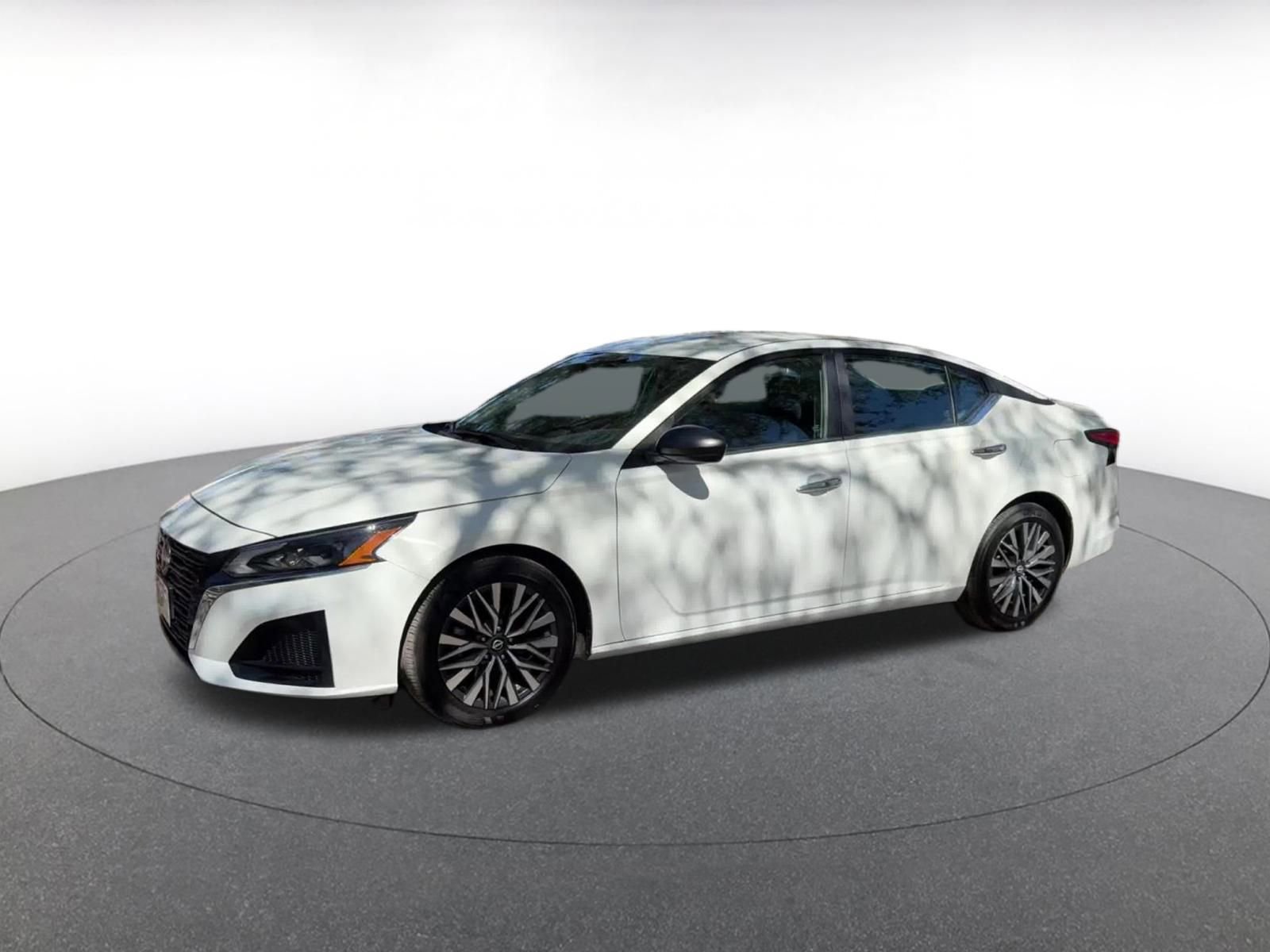 Thumbnail: 2025 Nissan Altima - 8