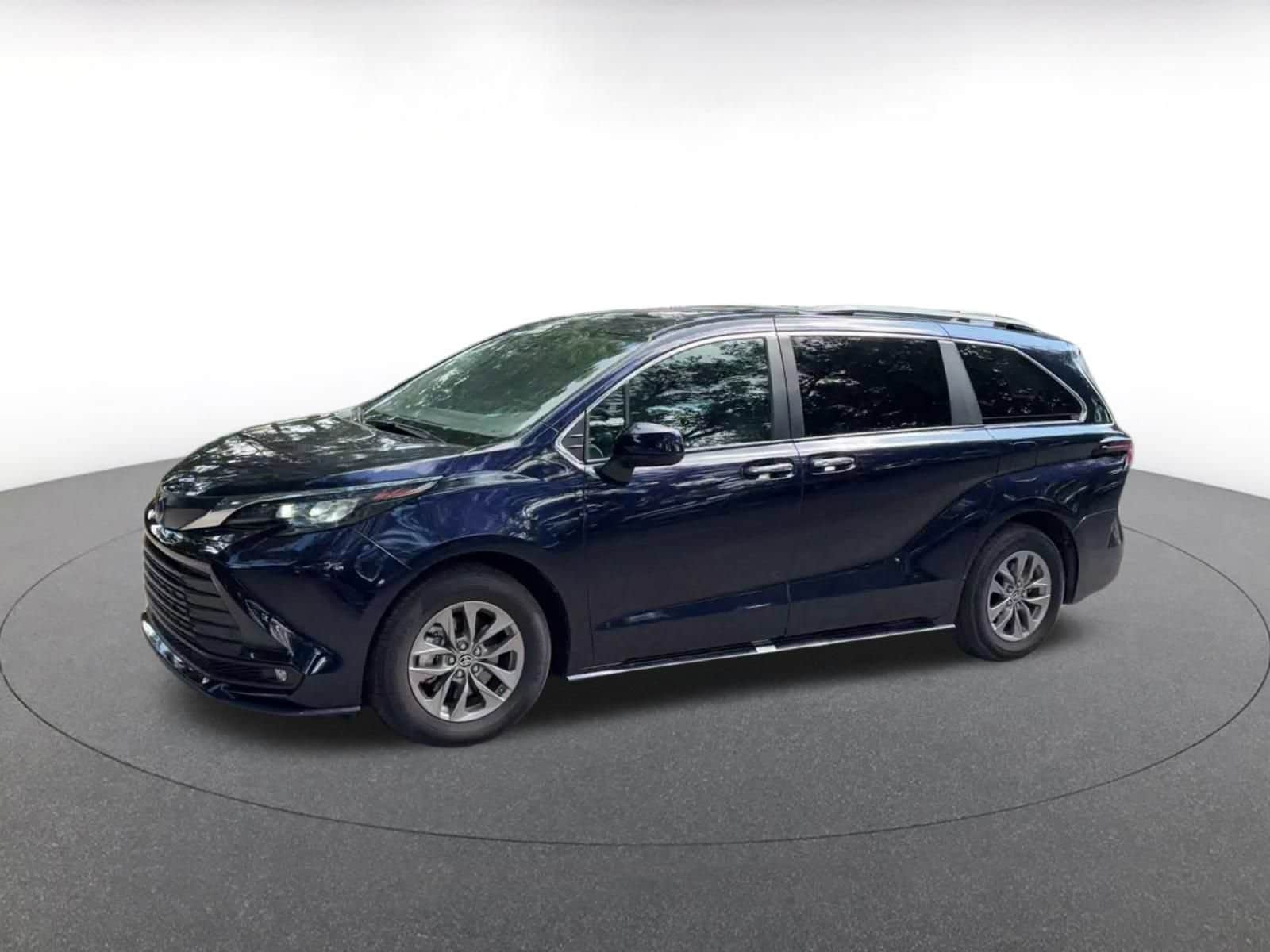 Thumbnail: 2025 Toyota Sienna - 6