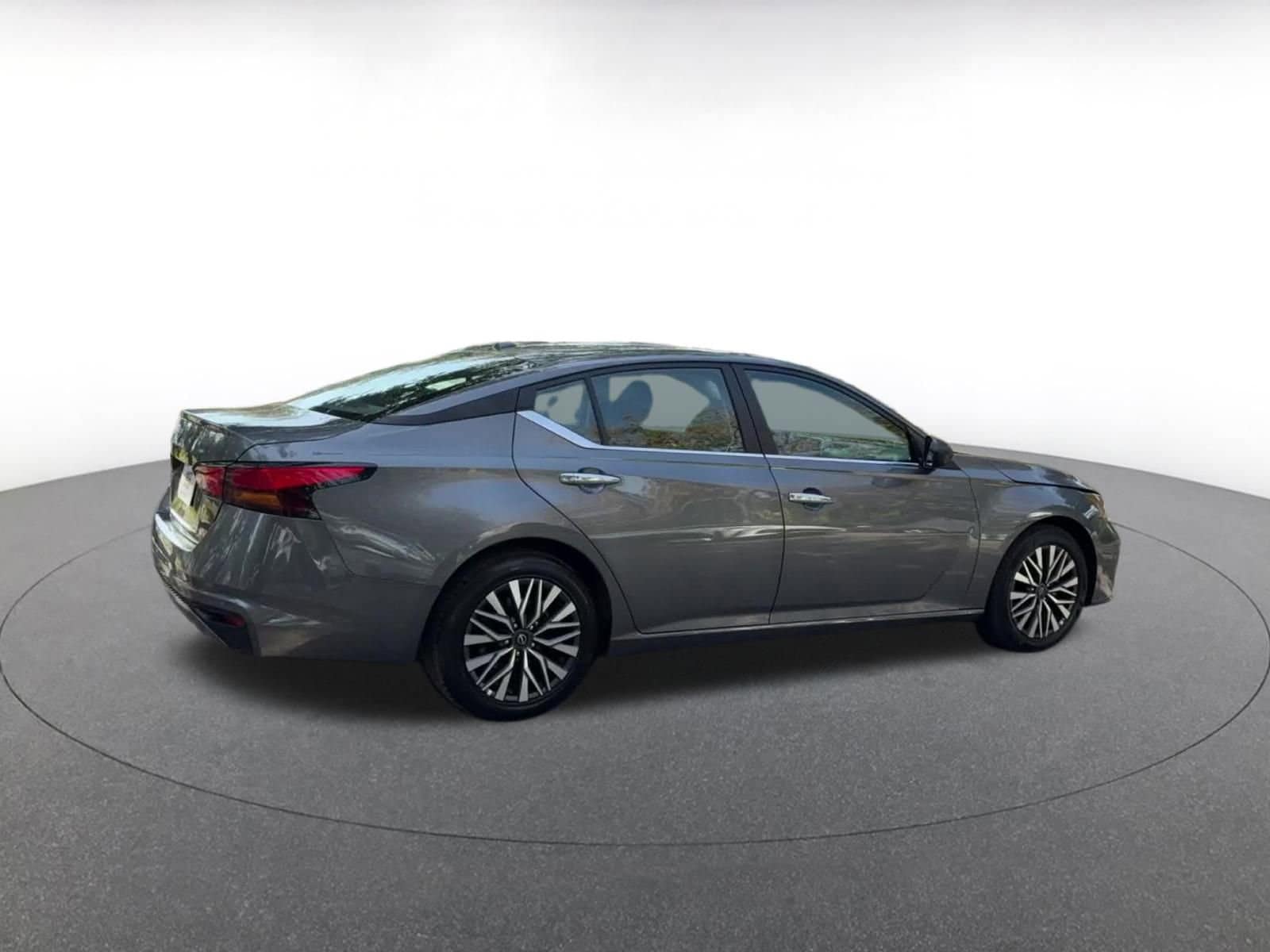 Thumbnail: 2025 Nissan Altima - 15