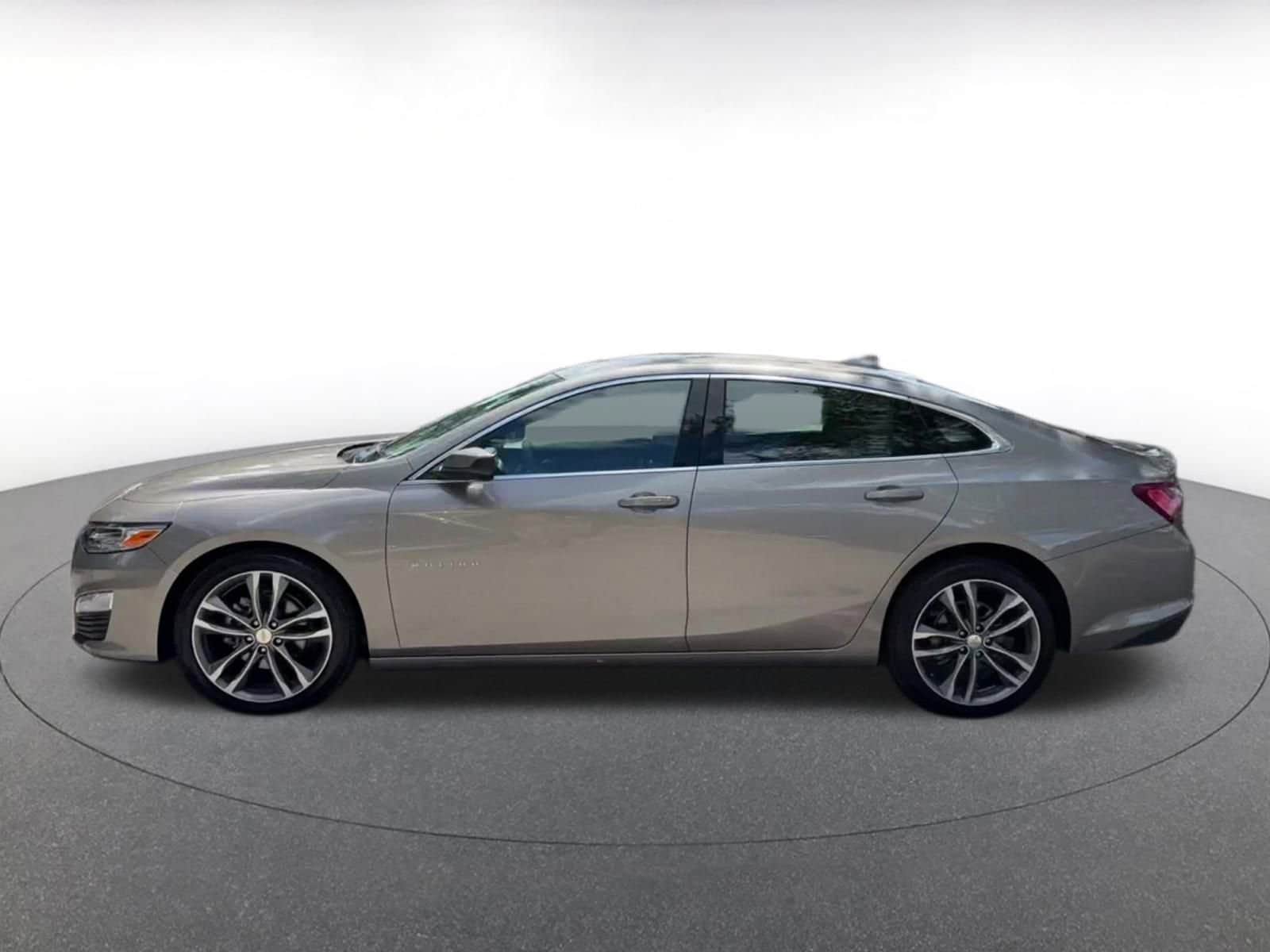 Thumbnail: 2024 Chevrolet Malibu - 9