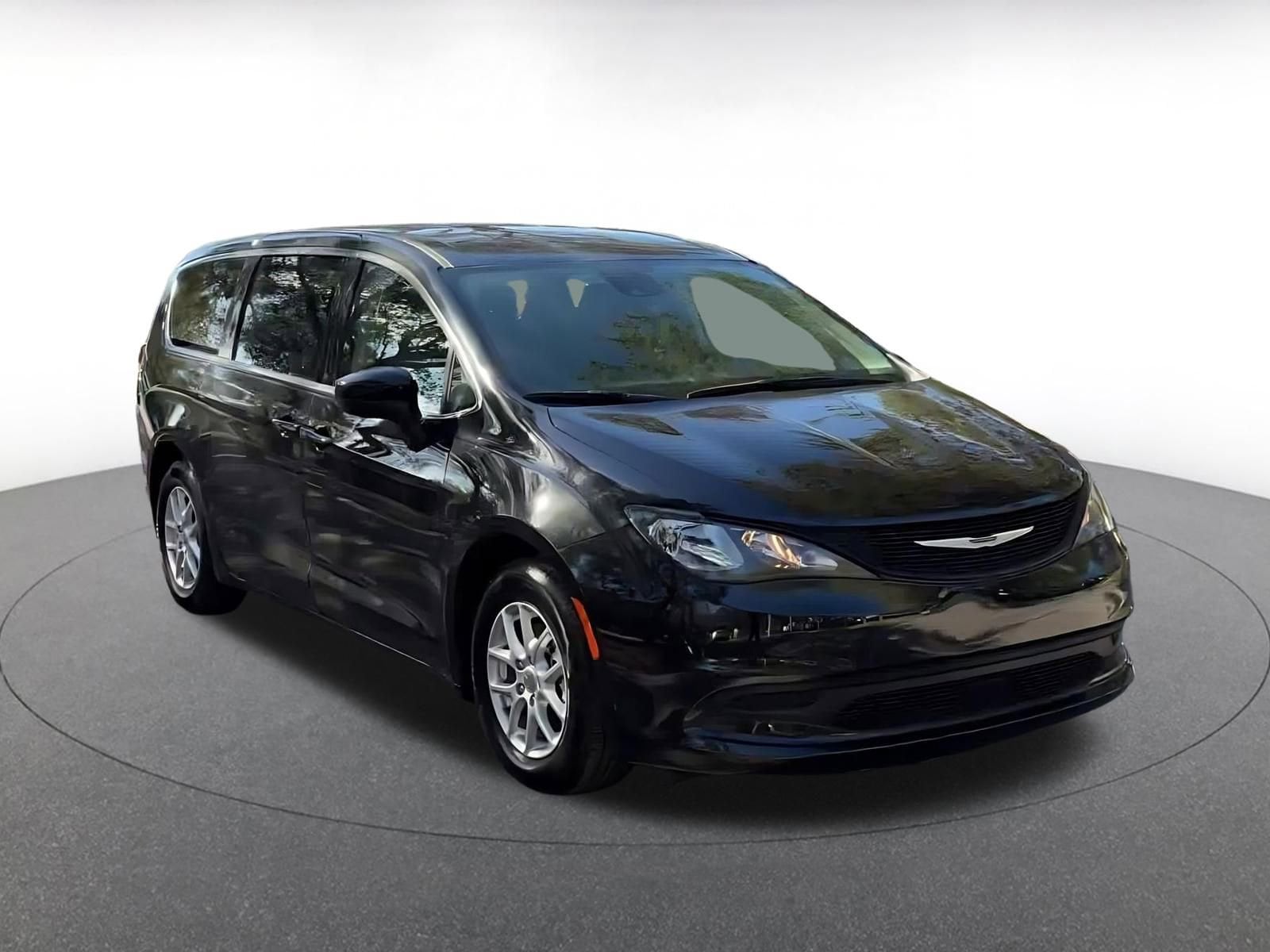 Thumbnail: 2023 Chrysler Voyager - 3