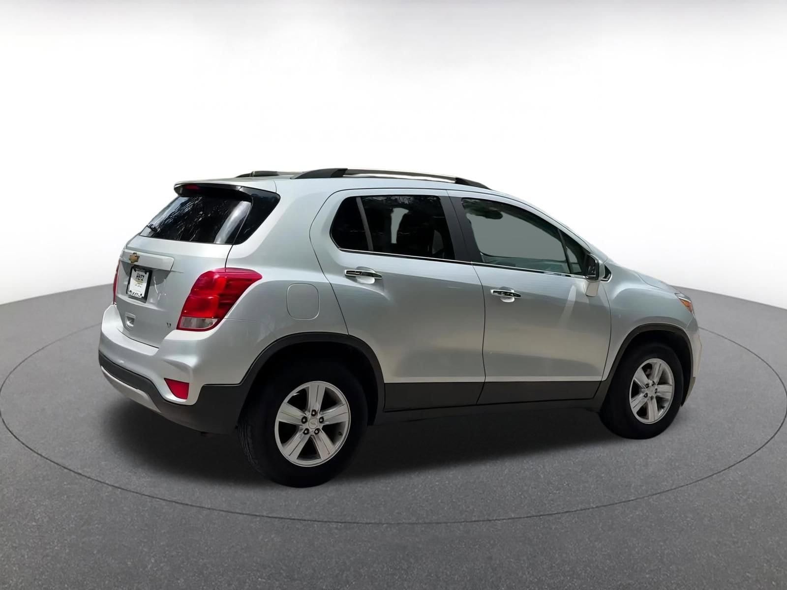 Thumbnail: 2020 Chevrolet Trax - 15