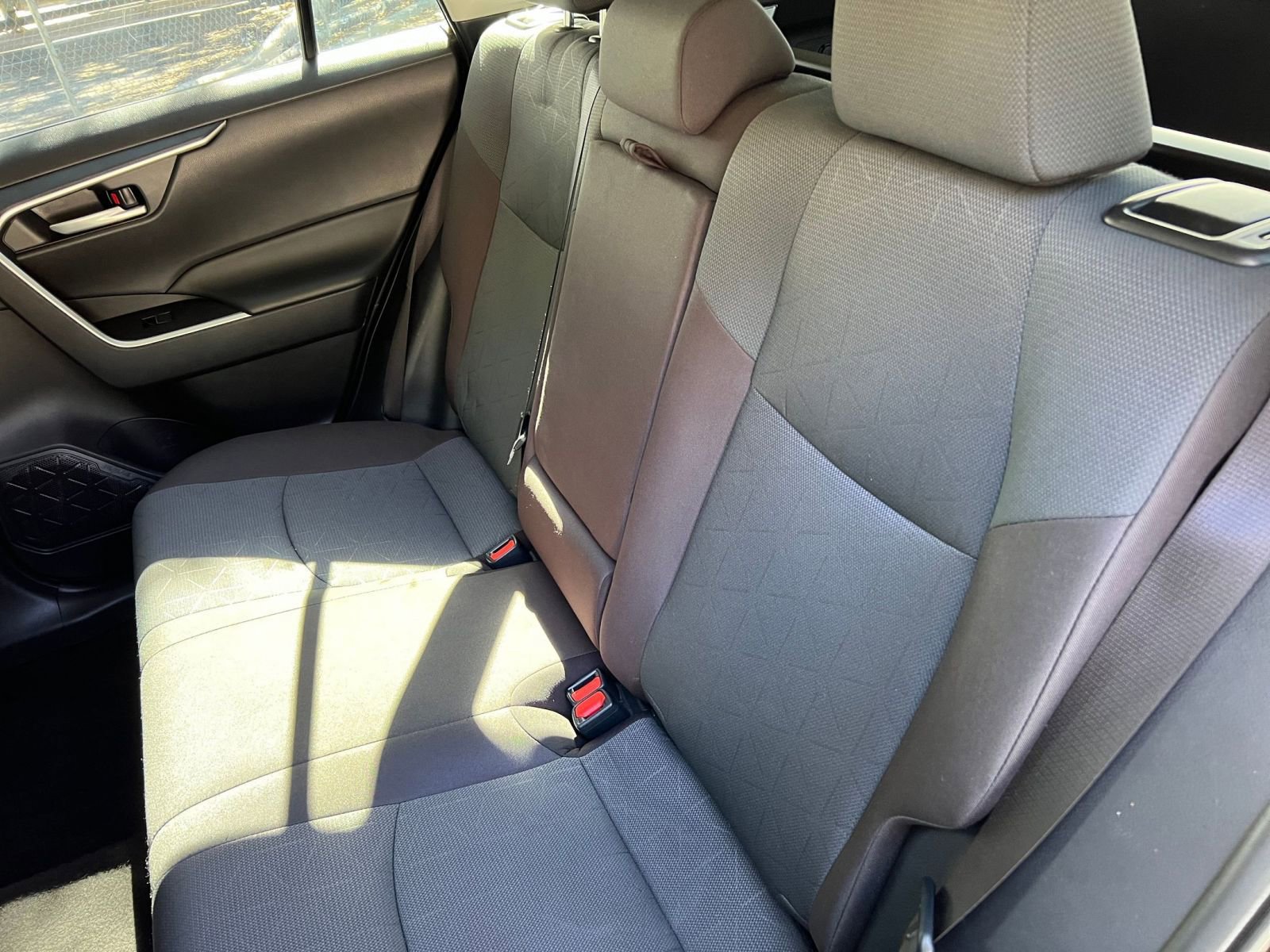 Thumbnail: 2025 Toyota RAV4 - 31