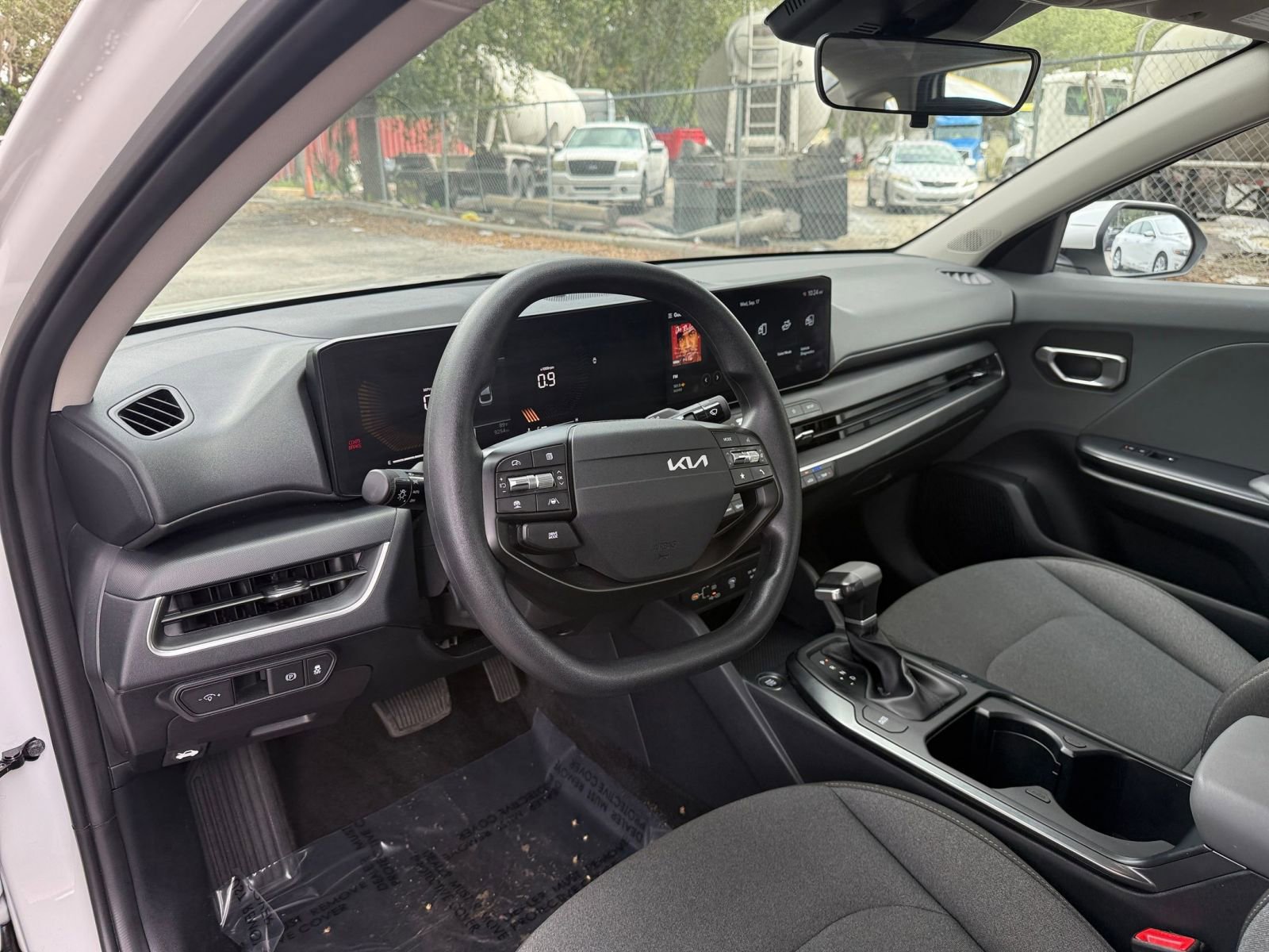 Thumbnail: 2025 Kia K4 - 28