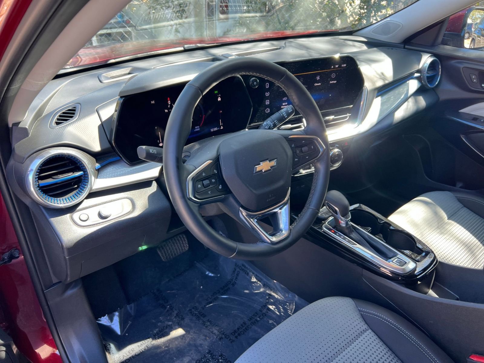 Thumbnail: 2025 Chevrolet Trax - 30