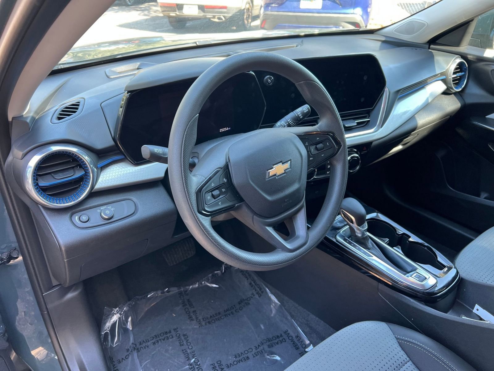 Thumbnail: 2025 Chevrolet Trax - 31