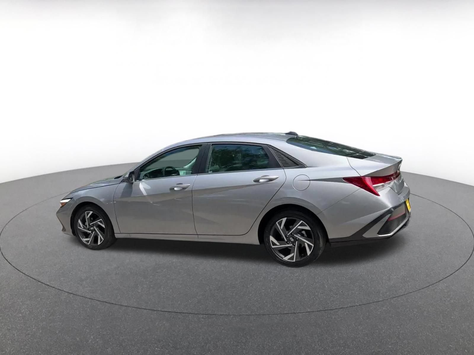 Thumbnail: 2025 Hyundai Elantra - 10