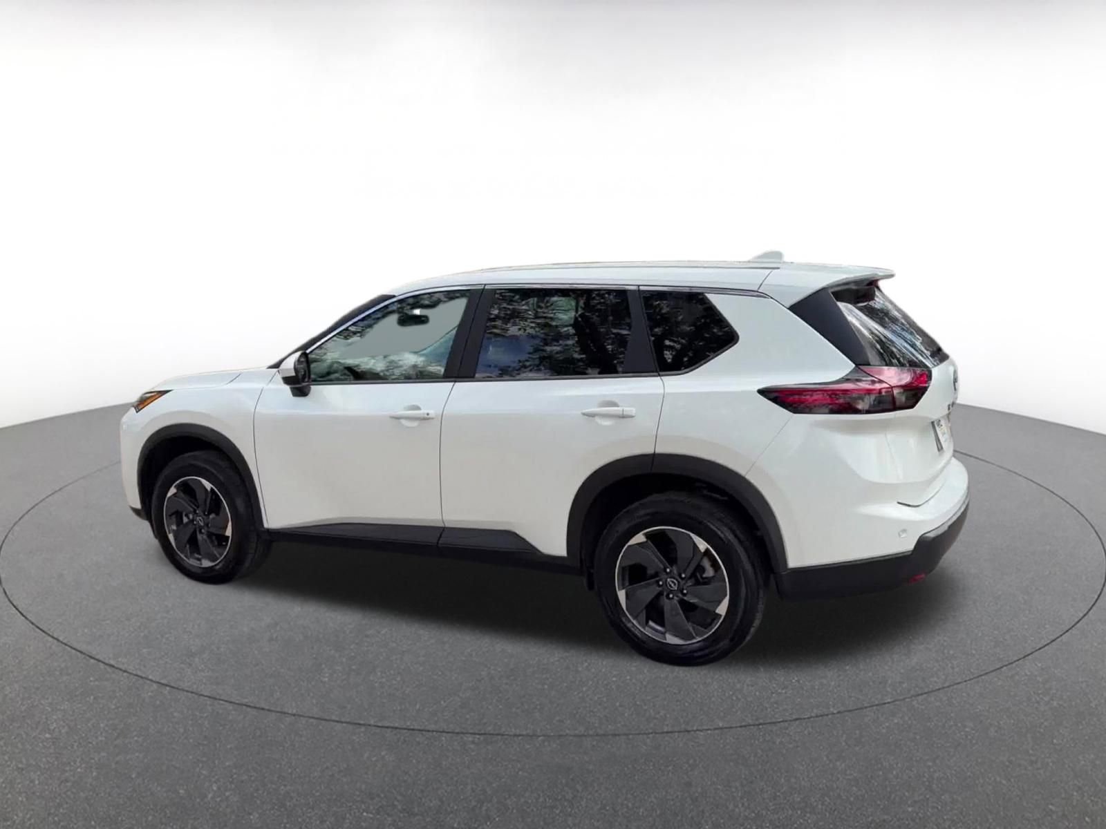 Thumbnail: 2025 Nissan Rogue - 10