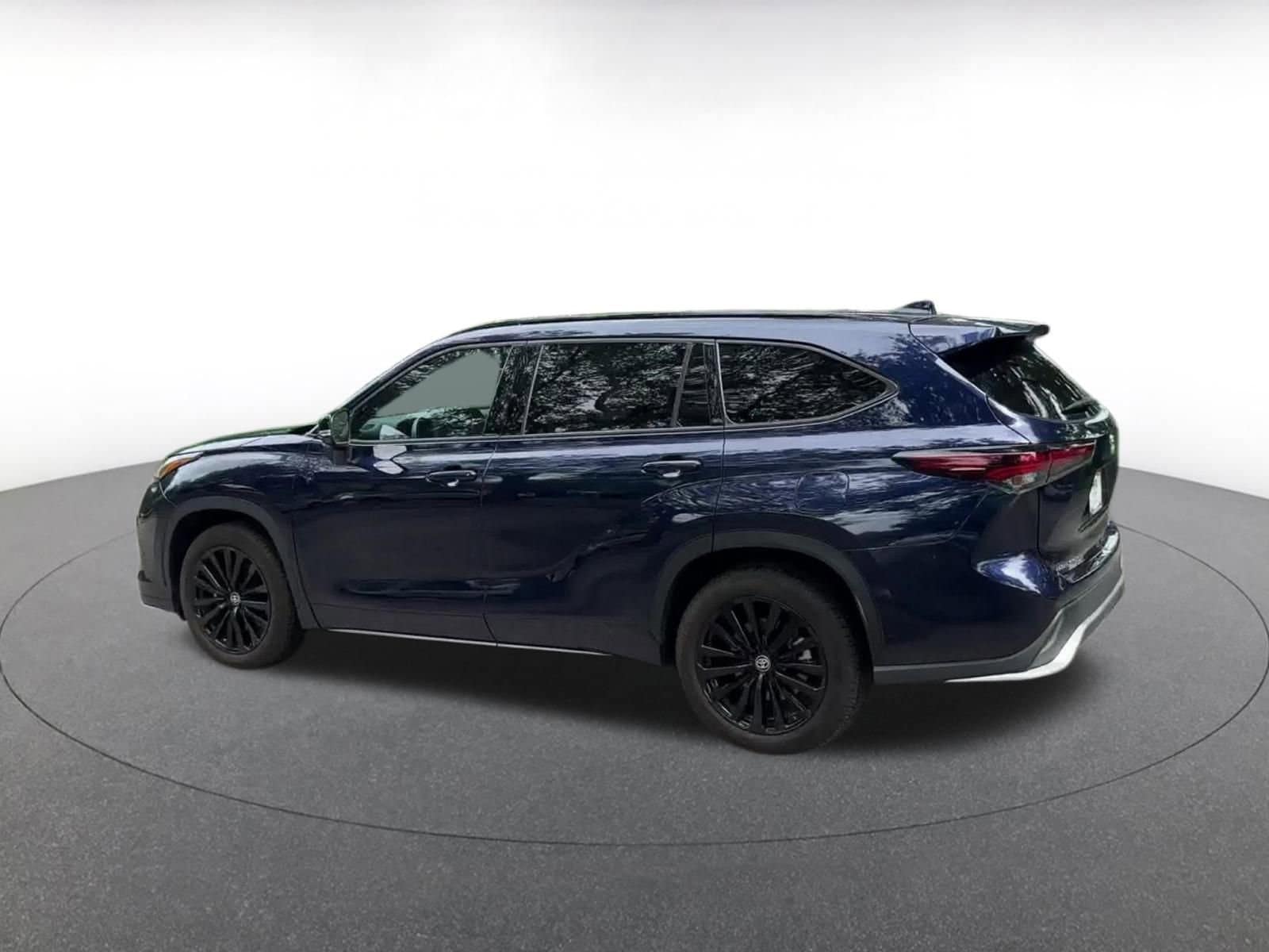 2024 Toyota Highlander XSE 10