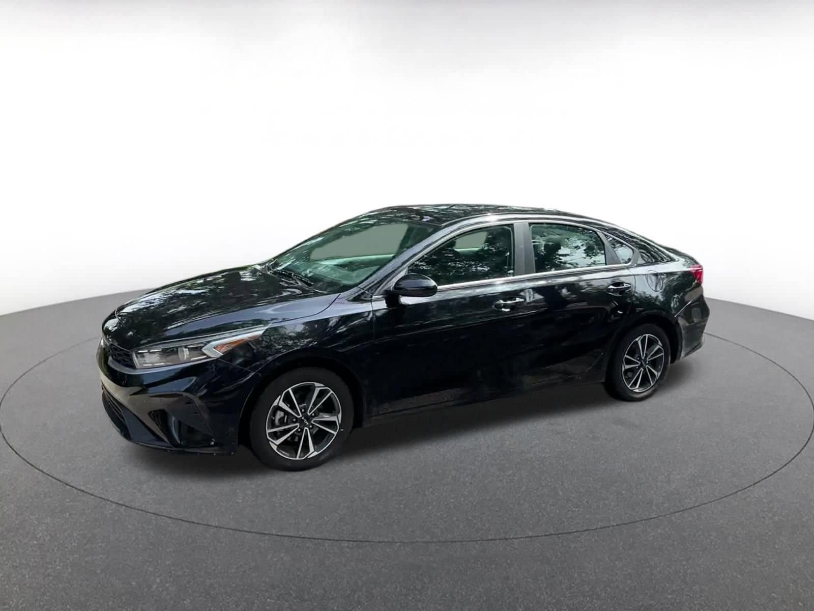 Thumbnail: 2024 Kia Forte - 7